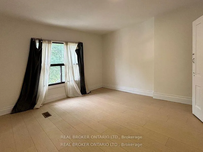 Photo 2 of Unit Upper, 26 Carr Street, Toronto, Kensington-Chinatown — HOMEH