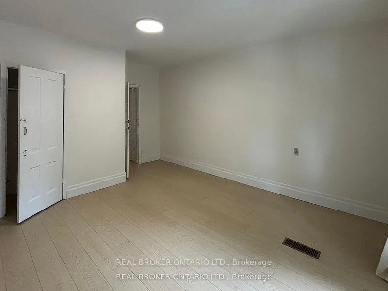 Photo 7 of Unit Upper, 26 Carr Street, Toronto, Kensington-Chinatown — HOMEH