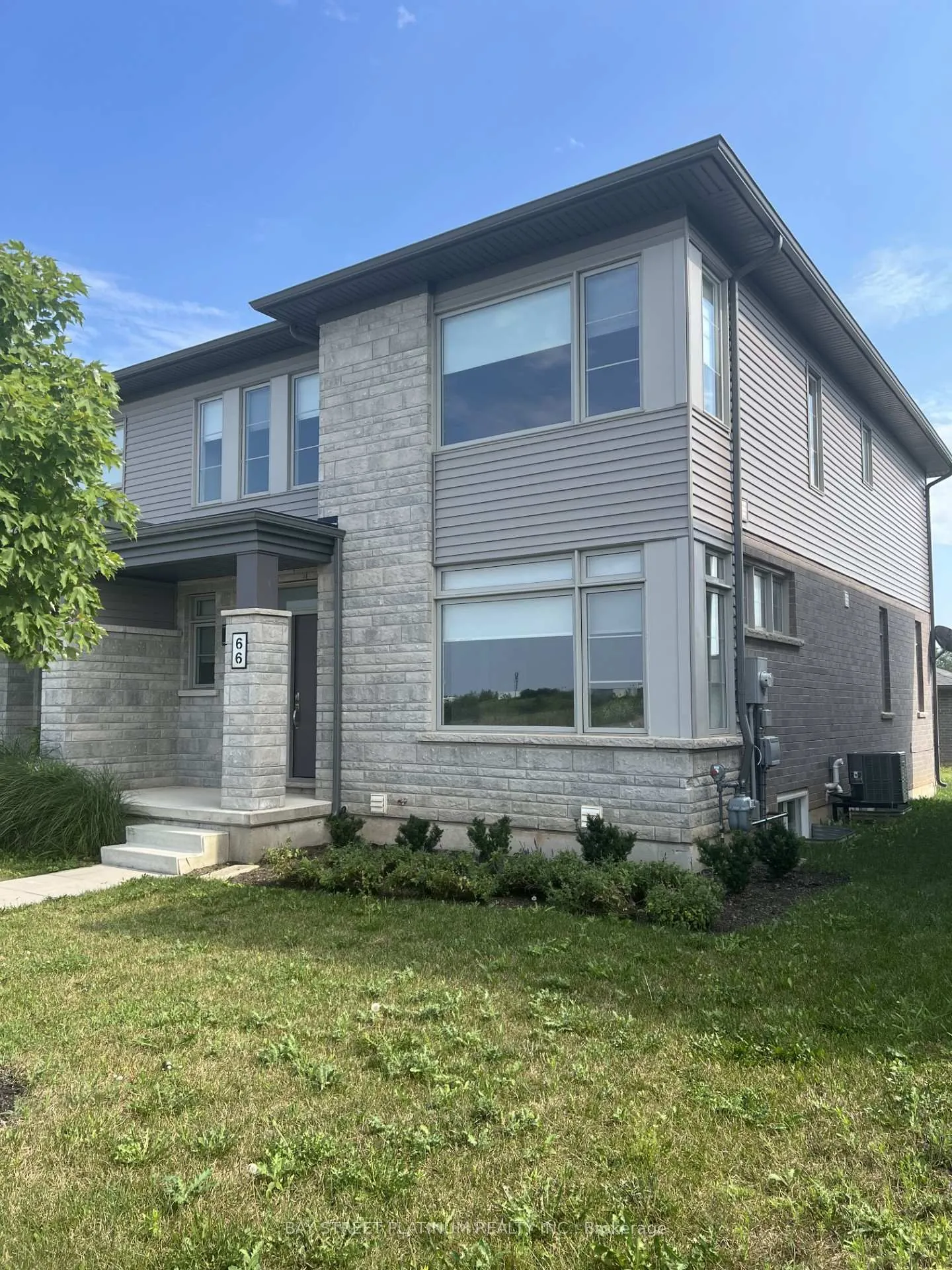 Photo 2 of 66 Summersides Boulevard, Pelham, Fonthill — HOMEH