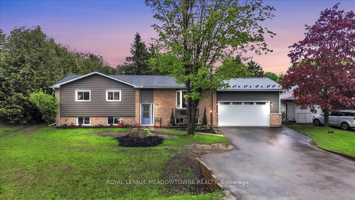 Photo 1 of 32 Douglas Crescent, Erin, Rural Erin — HOMEH