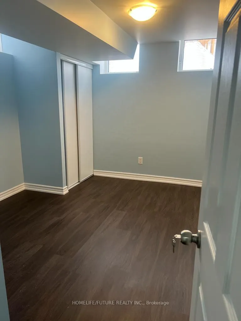 Photo 3 of 10 Reign Lane, Markham, Cedarwood — HOMEH