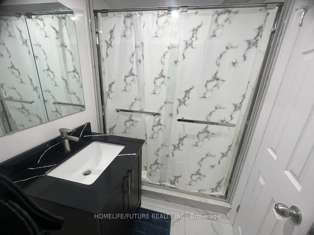 Photo 6 of 10 Reign Lane, Markham, Cedarwood — HOMEH