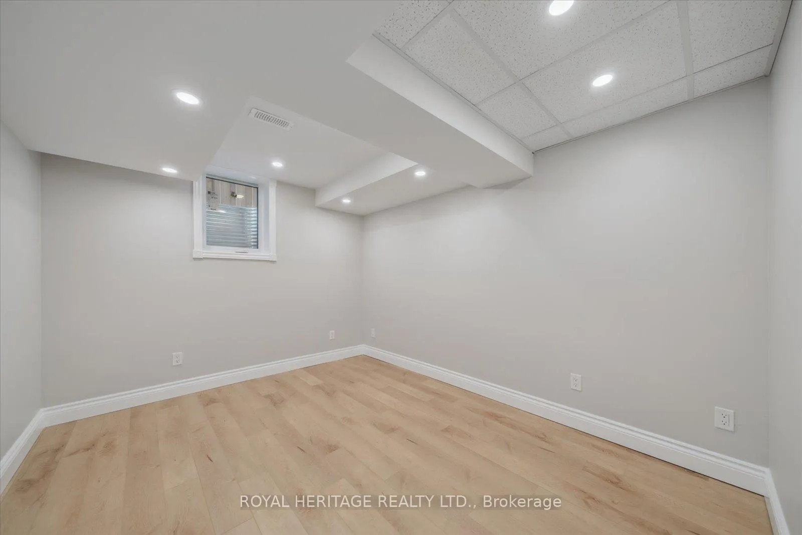 Photo 13 of 57 Marcel Brunelle Drive, Whitby, Williamsburg — HOMEH