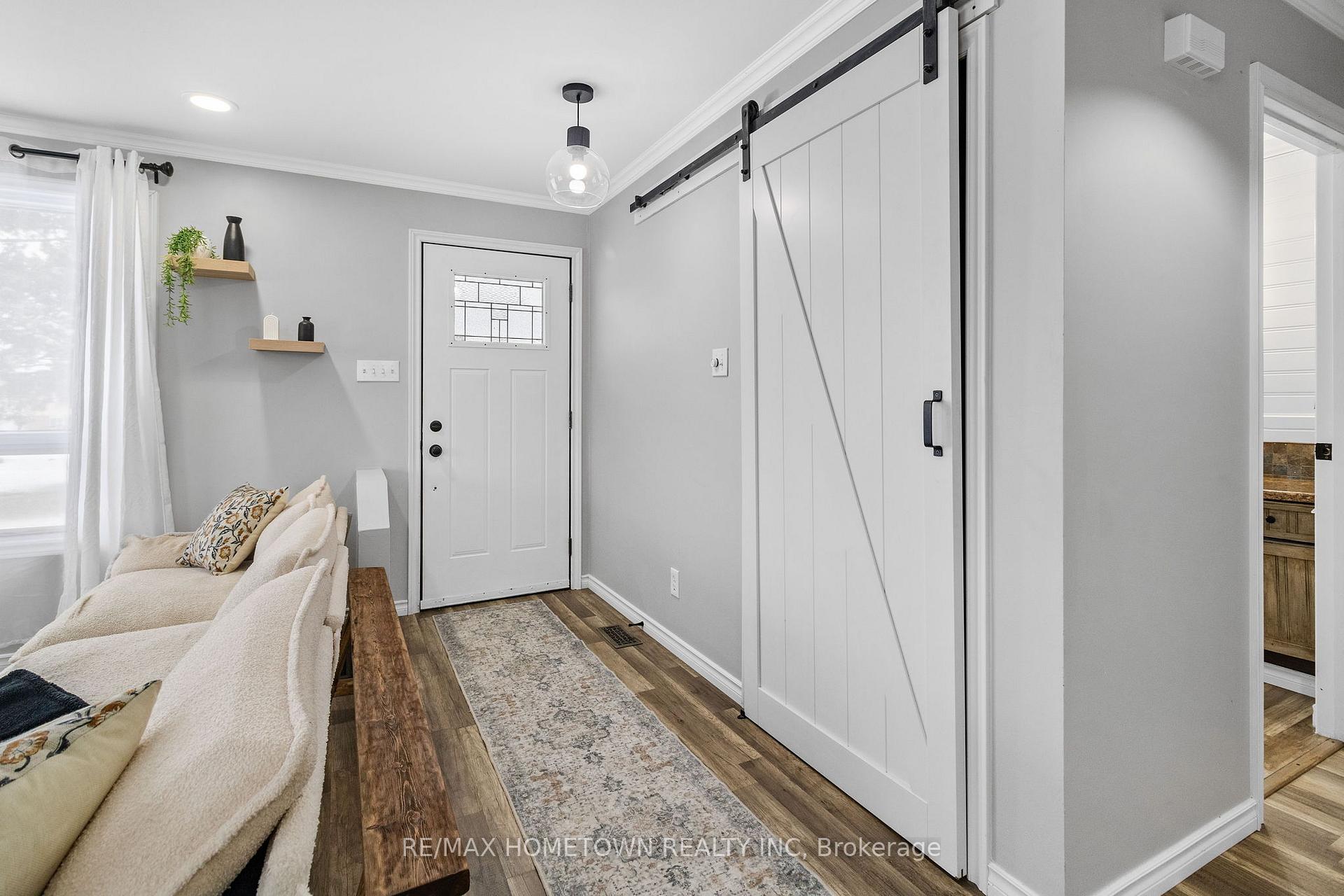 Photo 3 of 916 George Street, Edwardsburgh/Cardinal, Town of Cardinal — HOMEH