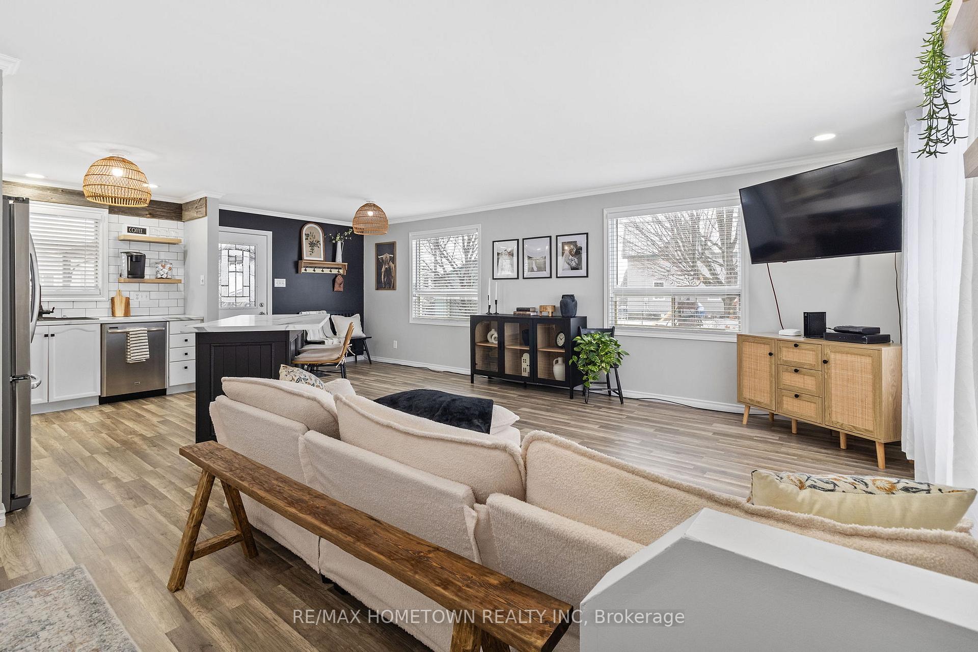 Photo 5 of 916 George Street, Edwardsburgh/Cardinal, Town of Cardinal — HOMEH
