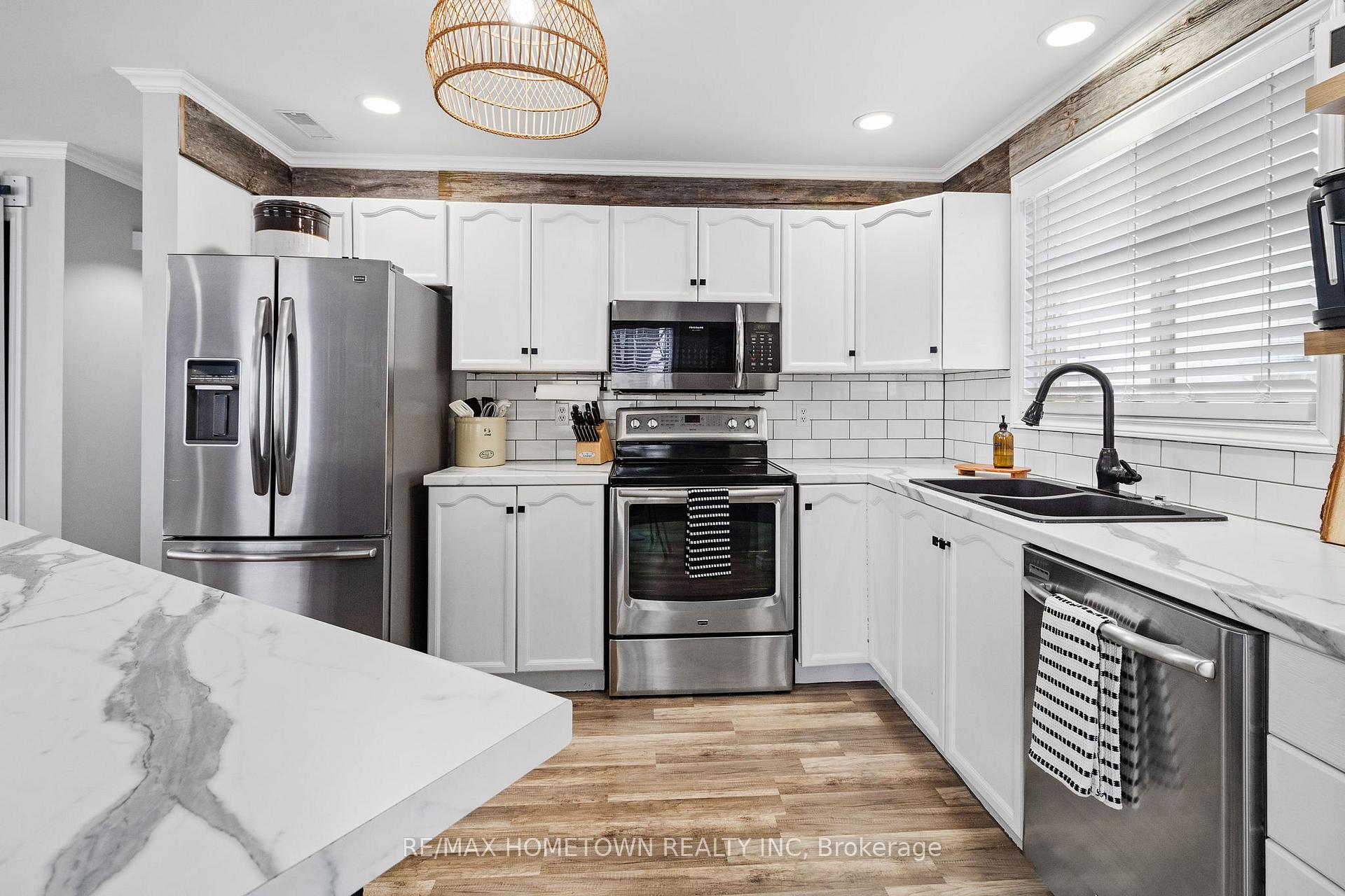 Photo 13 of 916 George Street, Edwardsburgh/Cardinal, Town of Cardinal — HOMEH