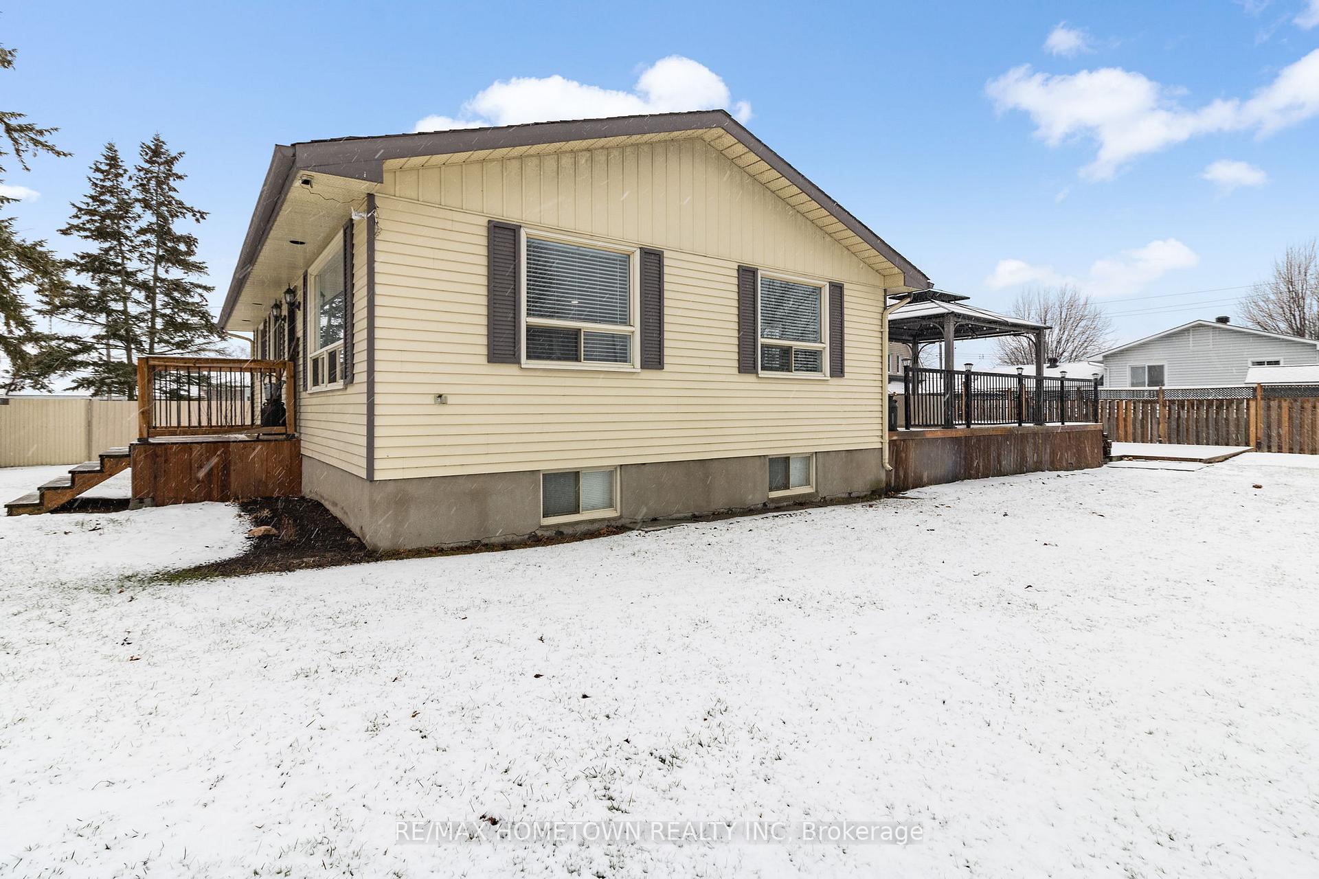 Photo 30 of 916 George Street, Edwardsburgh/Cardinal, Town of Cardinal — HOMEH