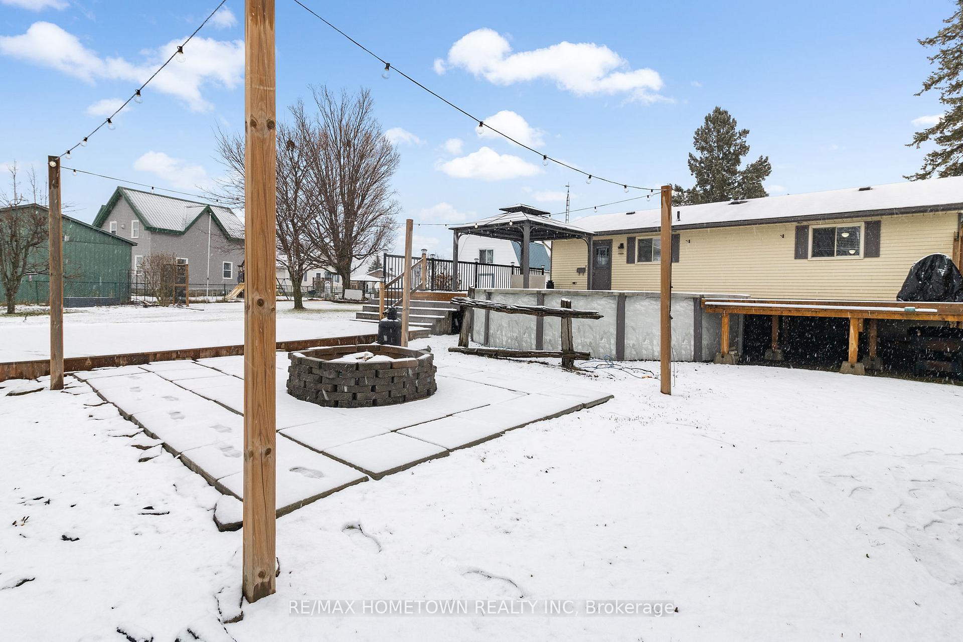 Photo 33 of 916 George Street, Edwardsburgh/Cardinal, Town of Cardinal — HOMEH