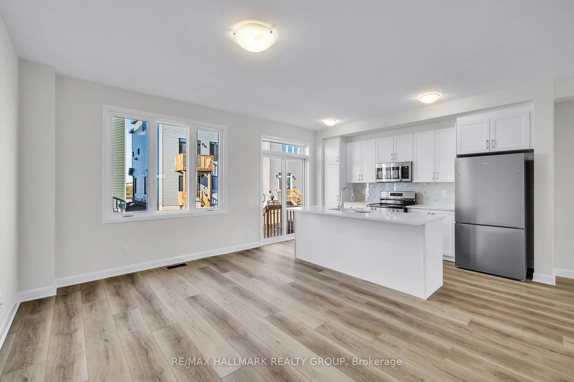 Photo 5 of 2526 Esprit Drive, Ottawa, Avalon East — HOMEH