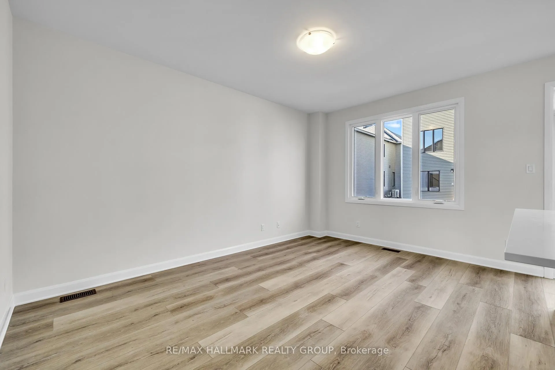 Photo 10 of 2526 Esprit Drive, Ottawa, Avalon East — HOMEH