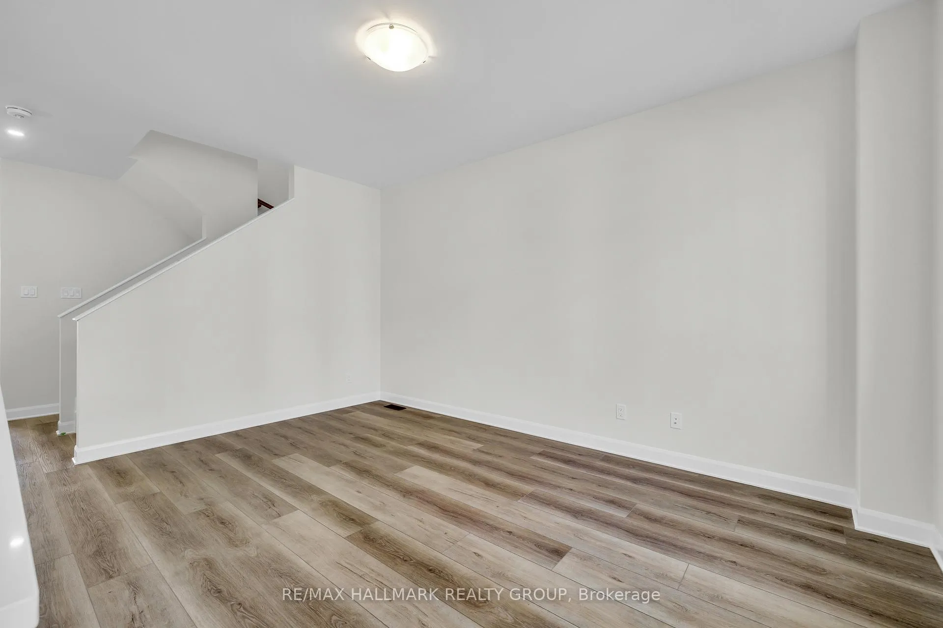 Photo 11 of 2526 Esprit Drive, Ottawa, Avalon East — HOMEH