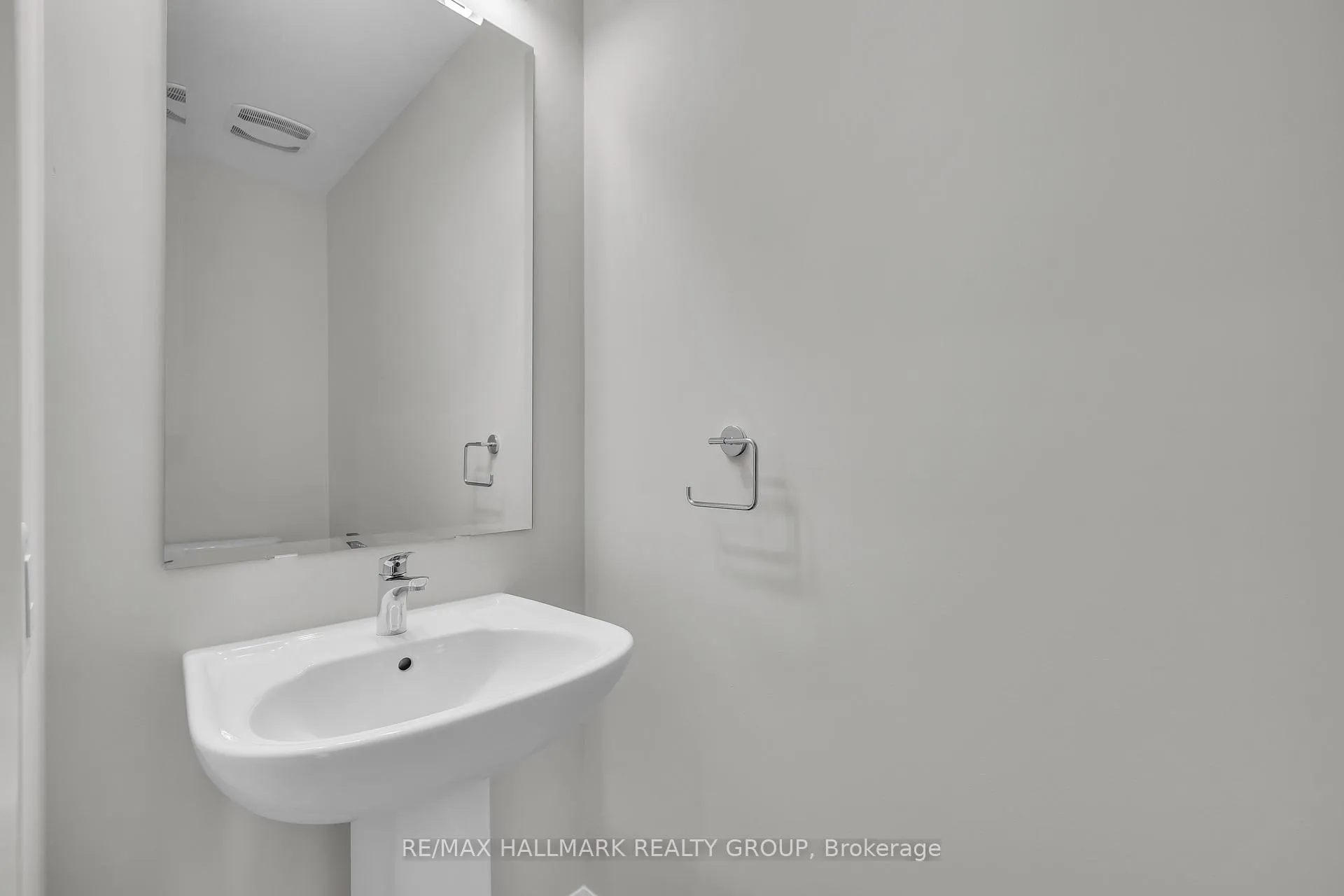 Photo 12 of 2526 Esprit Drive, Ottawa, Avalon East — HOMEH
