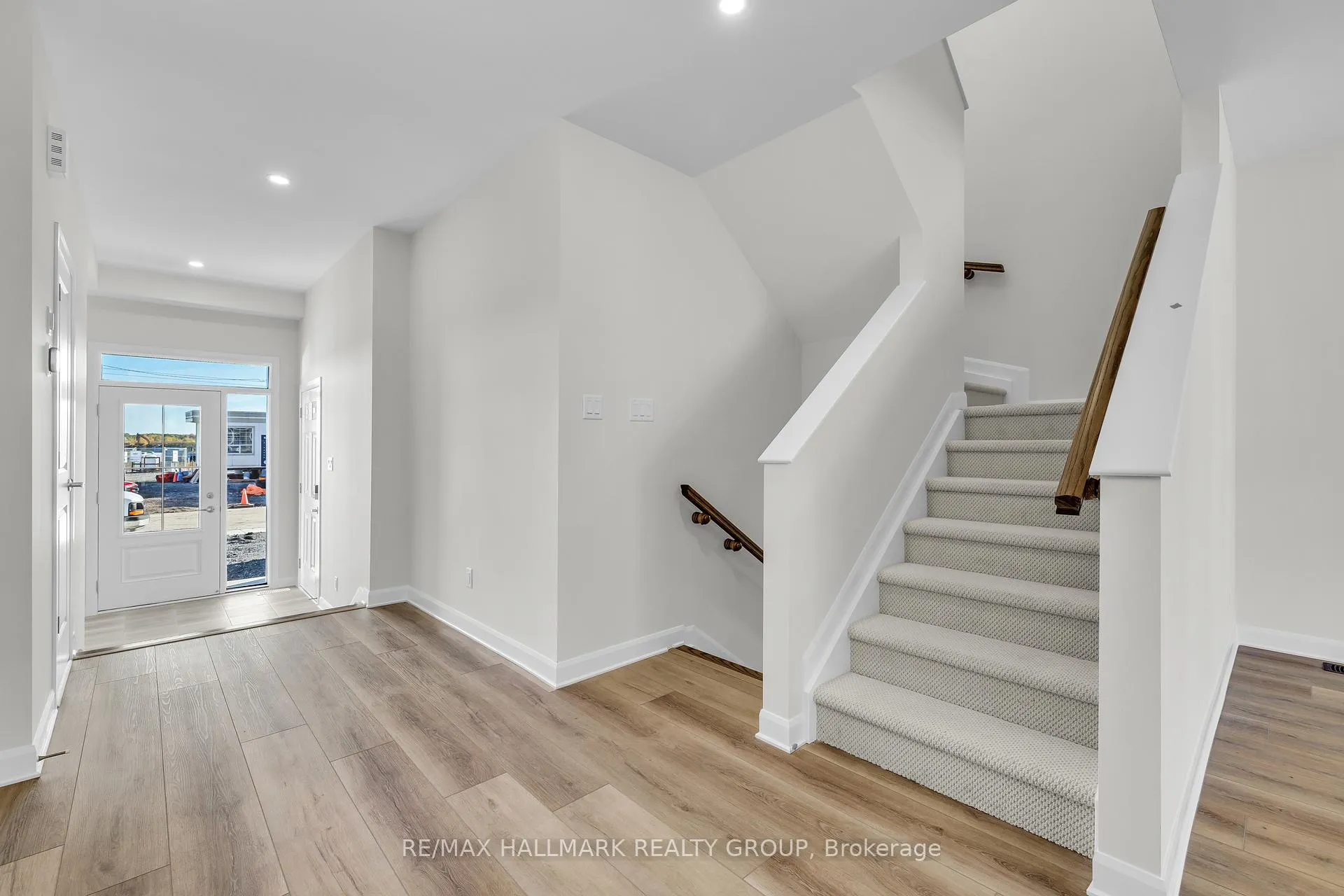 Photo 13 of 2526 Esprit Drive, Ottawa, Avalon East — HOMEH