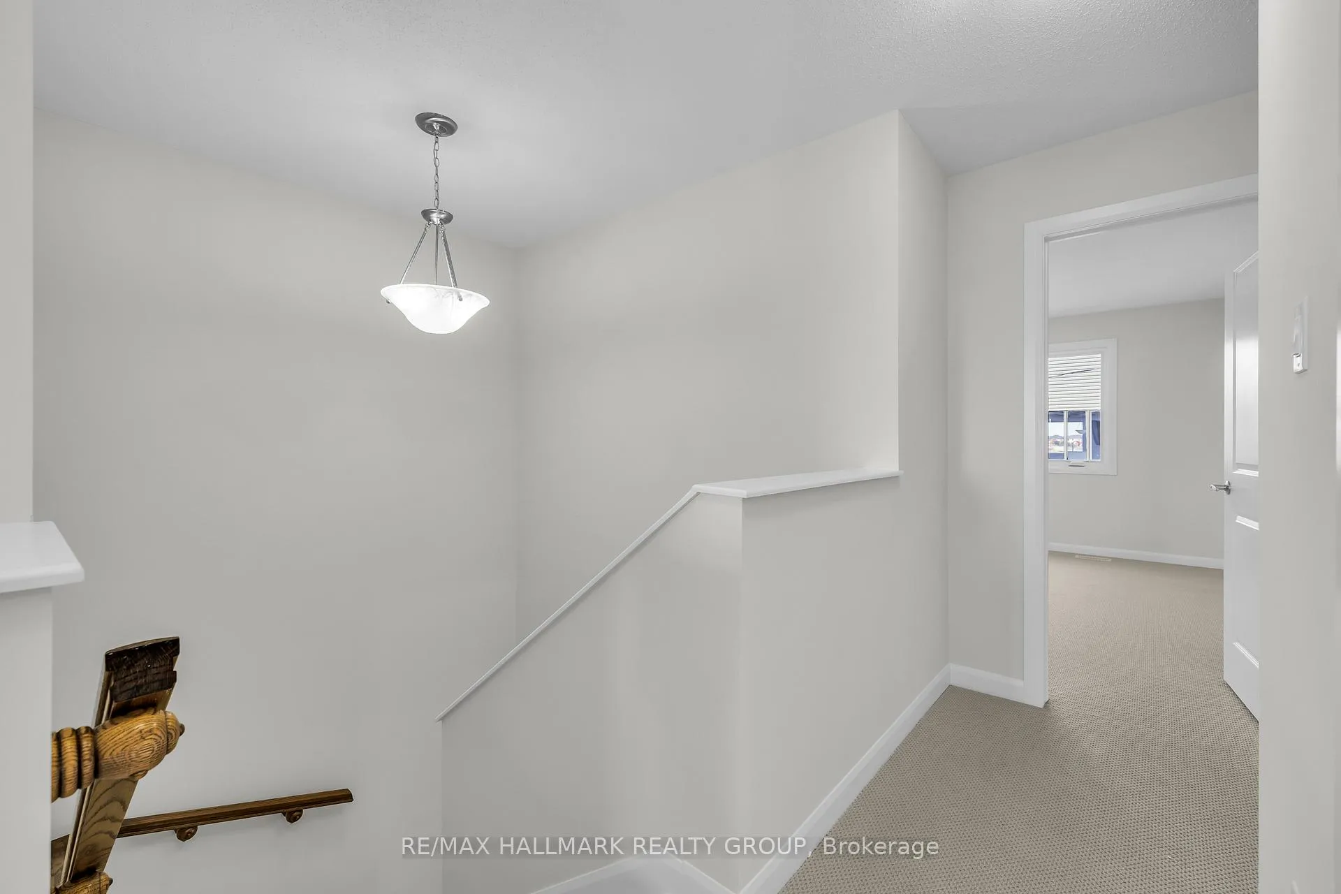 Photo 14 of 2526 Esprit Drive, Ottawa, Avalon East — HOMEH
