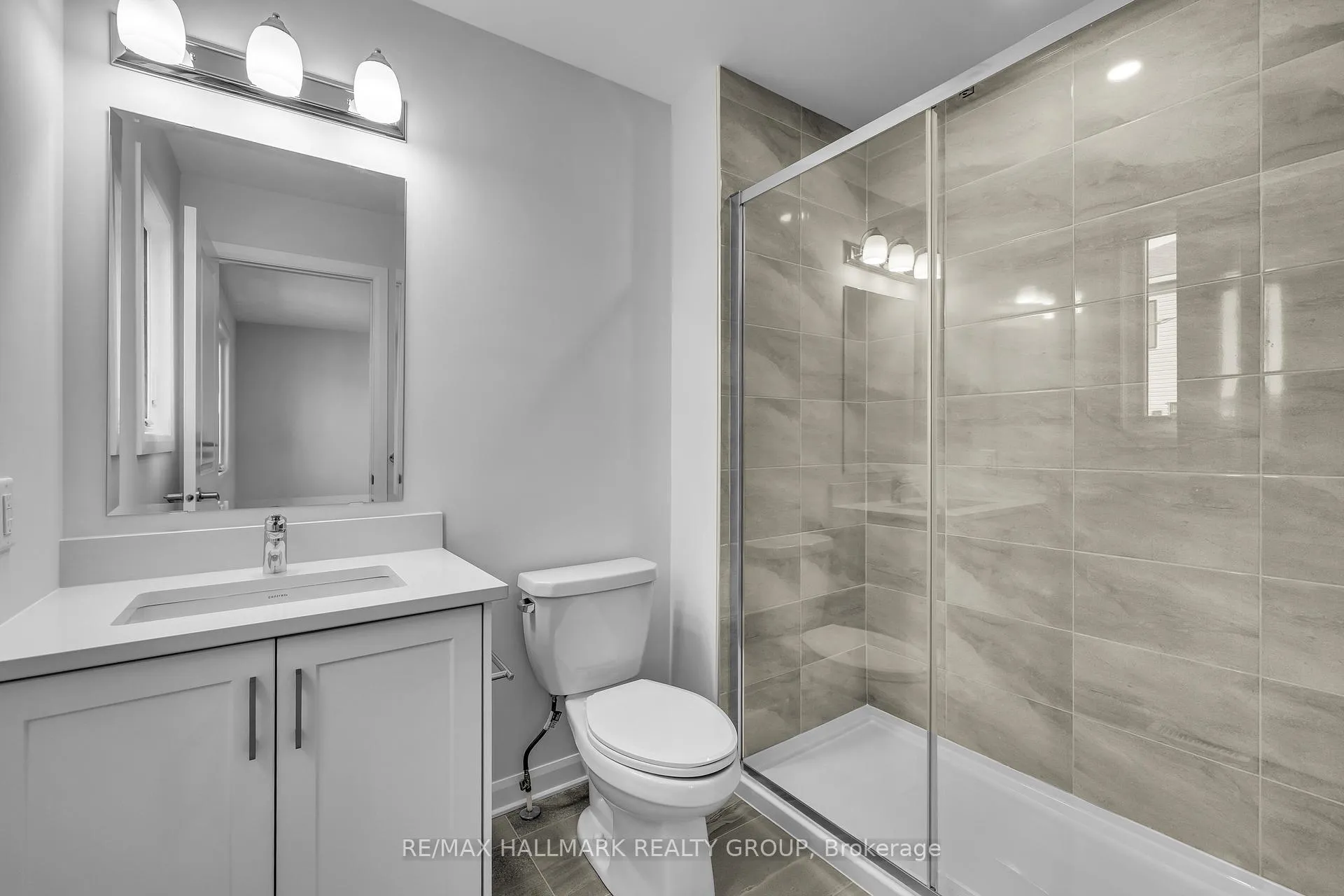 Photo 18 of 2526 Esprit Drive, Ottawa, Avalon East — HOMEH