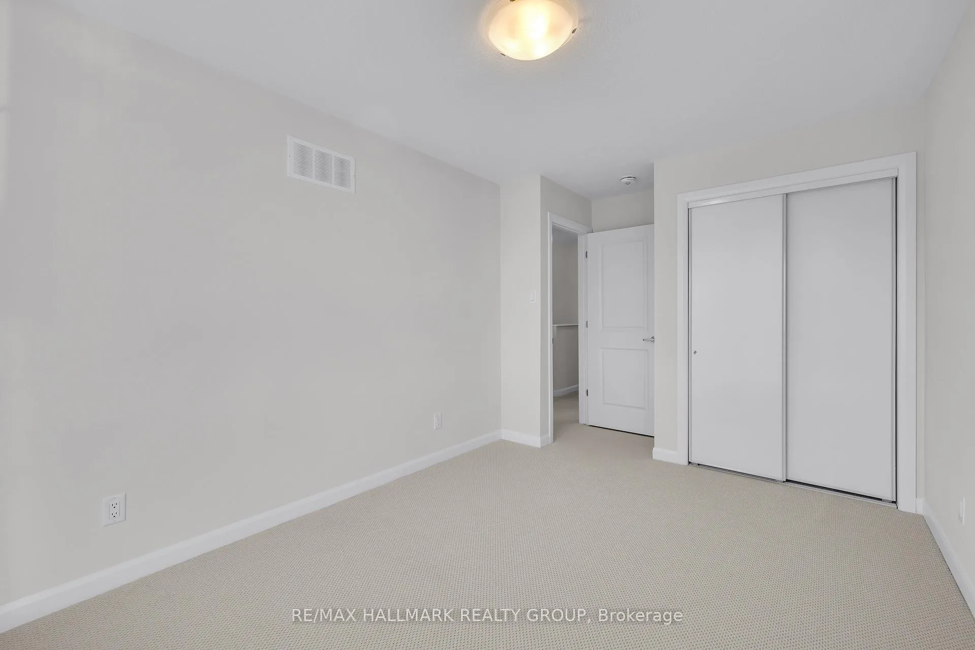 Photo 22 of 2526 Esprit Drive, Ottawa, Avalon East — HOMEH