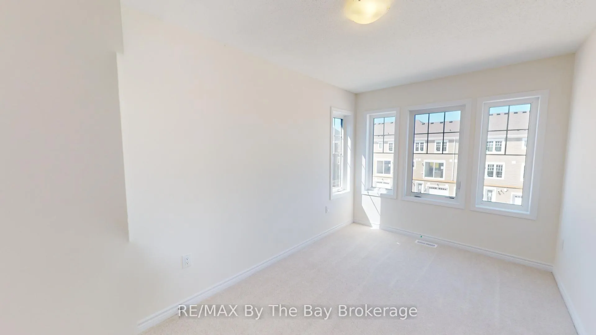 Photo 10 of 103 Surf Drive, Wasaga Beach — HOMEH