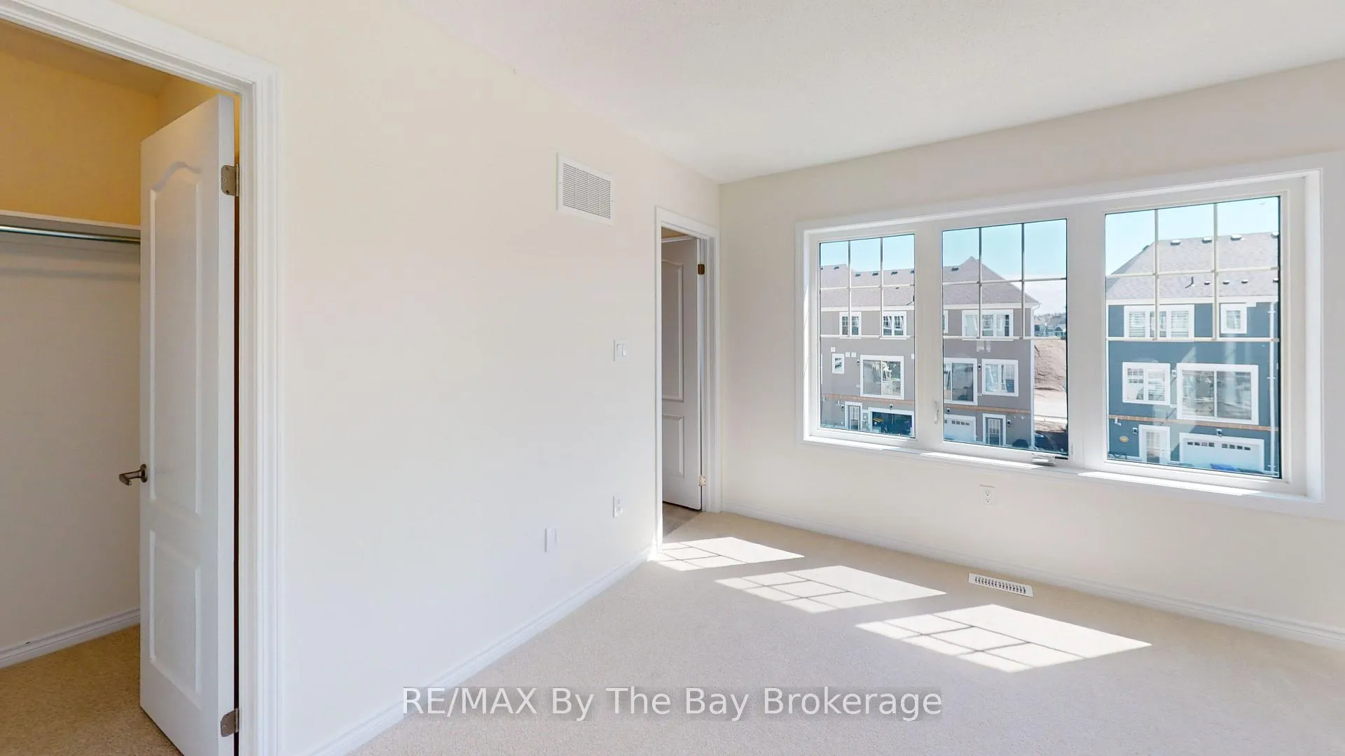 Photo 13 of 103 Surf Drive, Wasaga Beach — HOMEH