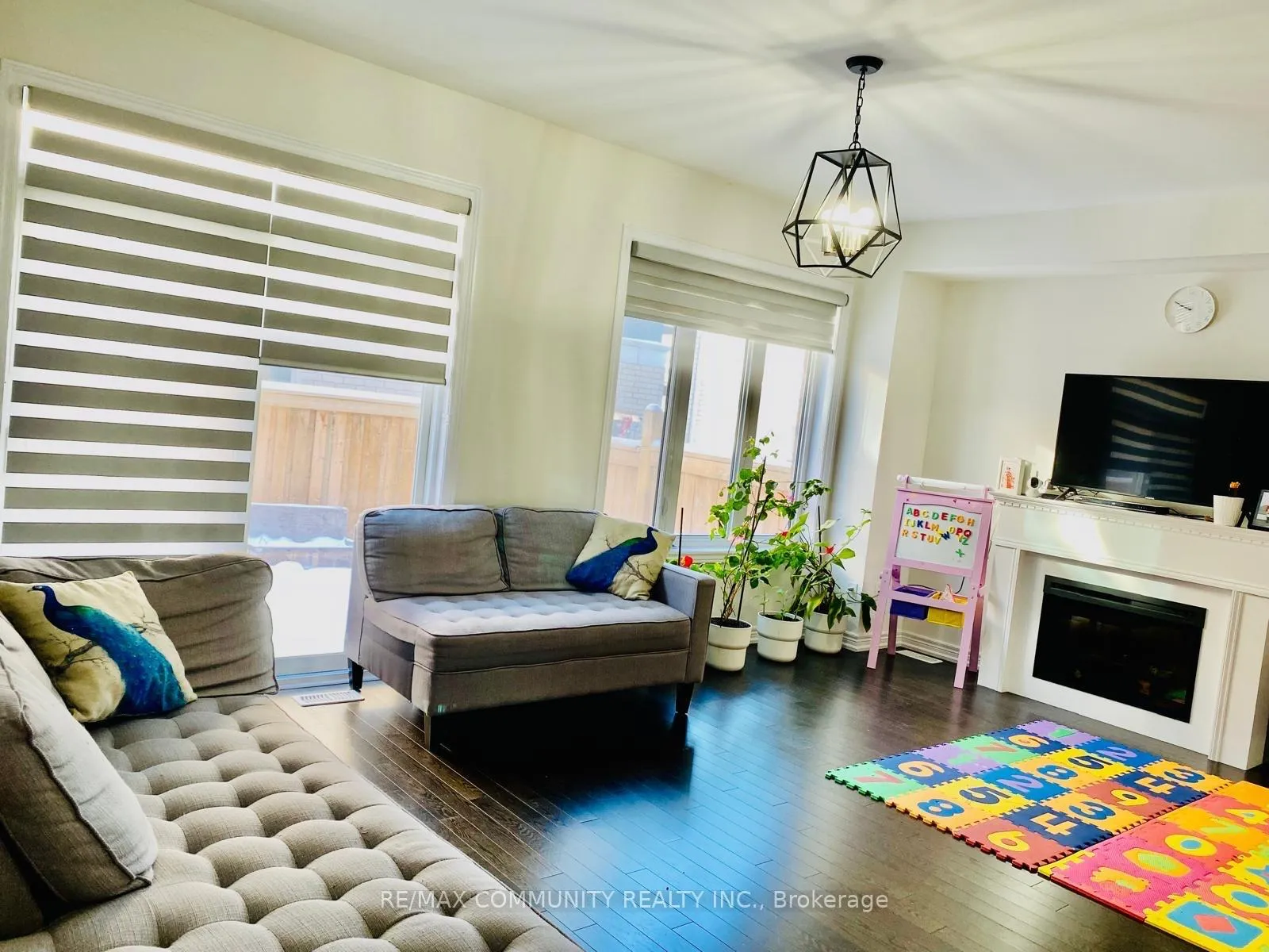Photo 2 of 1163 Enchanted Crescent, Pickering, Rural Pickering — HOMEH