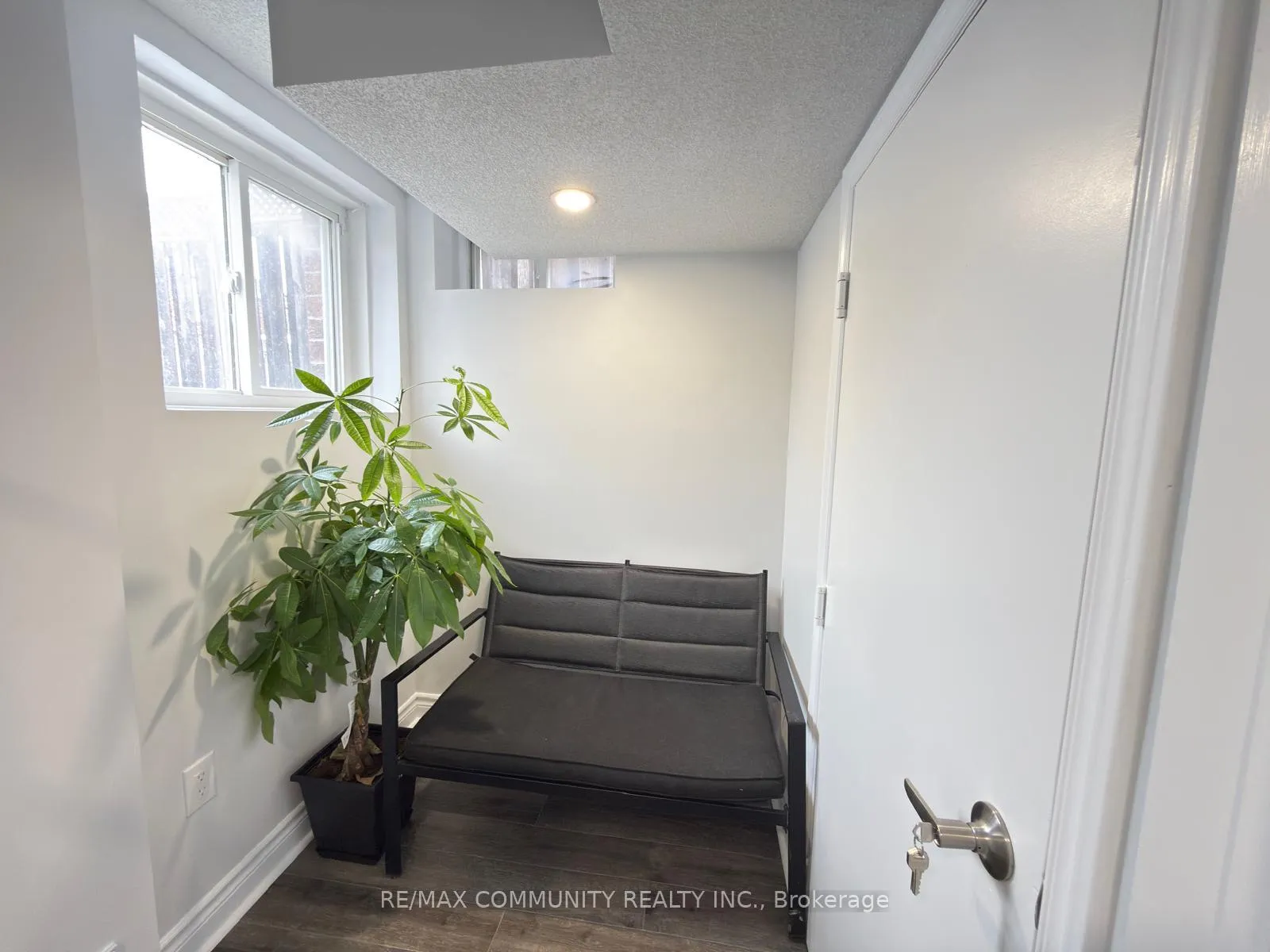 Photo 12 of 25 Freer Crescent, Ajax, Northwest Ajax — HOMEH