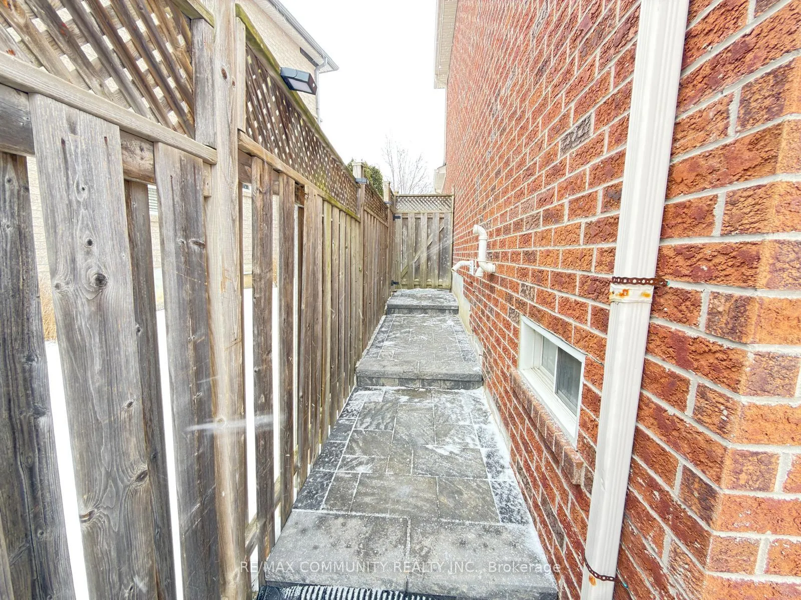Photo 22 of 25 Freer Crescent, Ajax, Northwest Ajax — HOMEH
