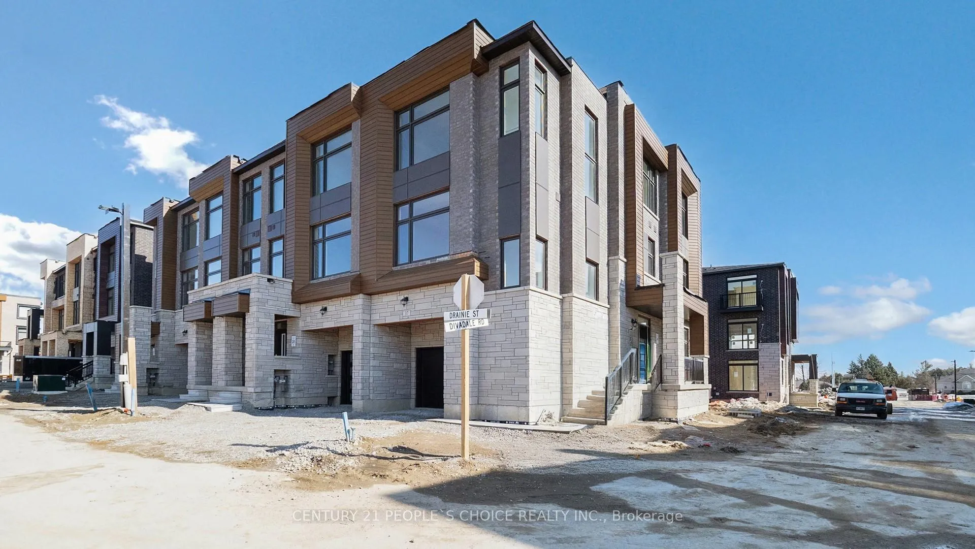 Photo 1 of 37 Drainie Street, Vaughan, West Woodbridge — HOMEH