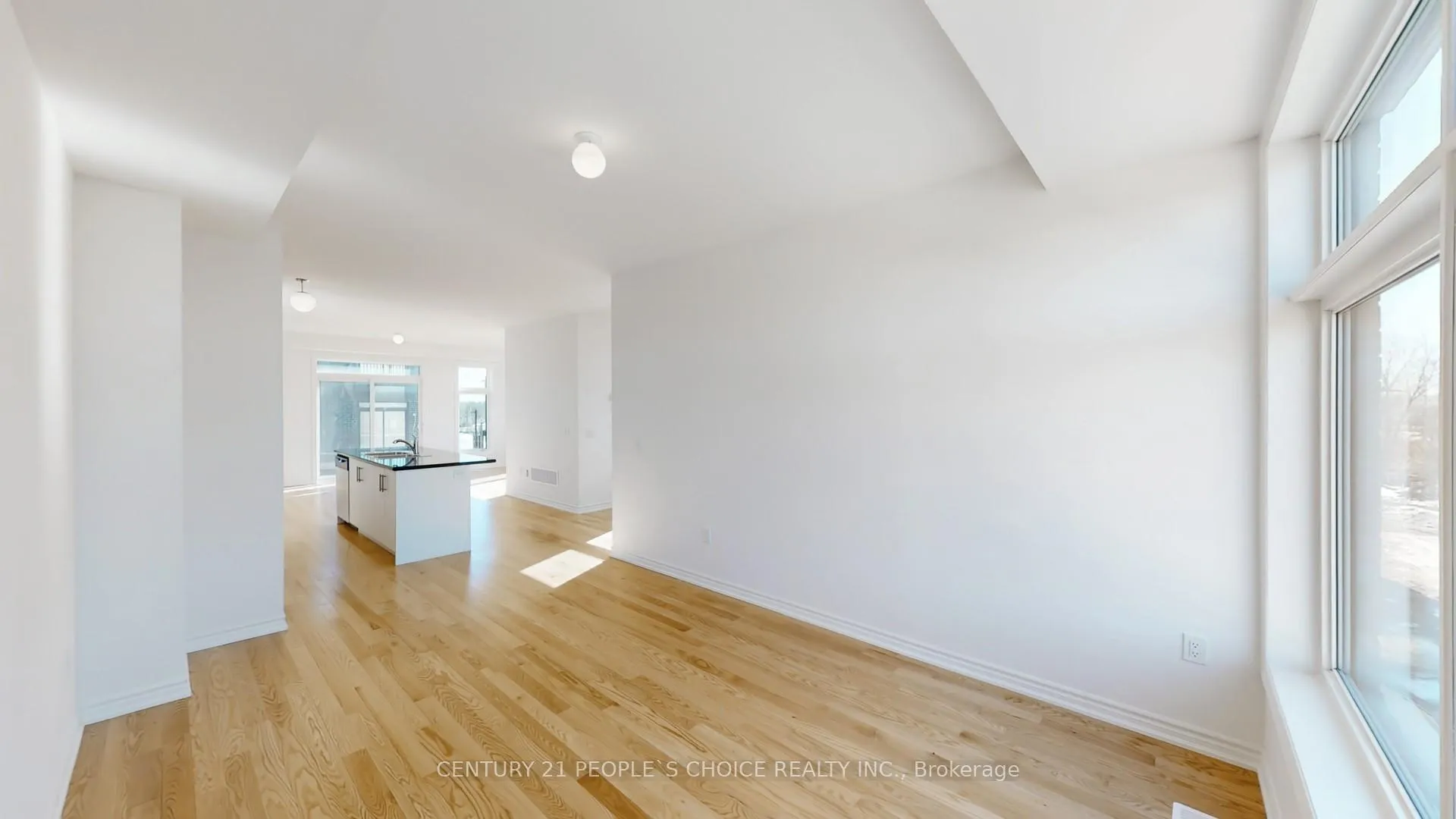 Photo 4 of 37 Drainie Street, Vaughan, West Woodbridge — HOMEH