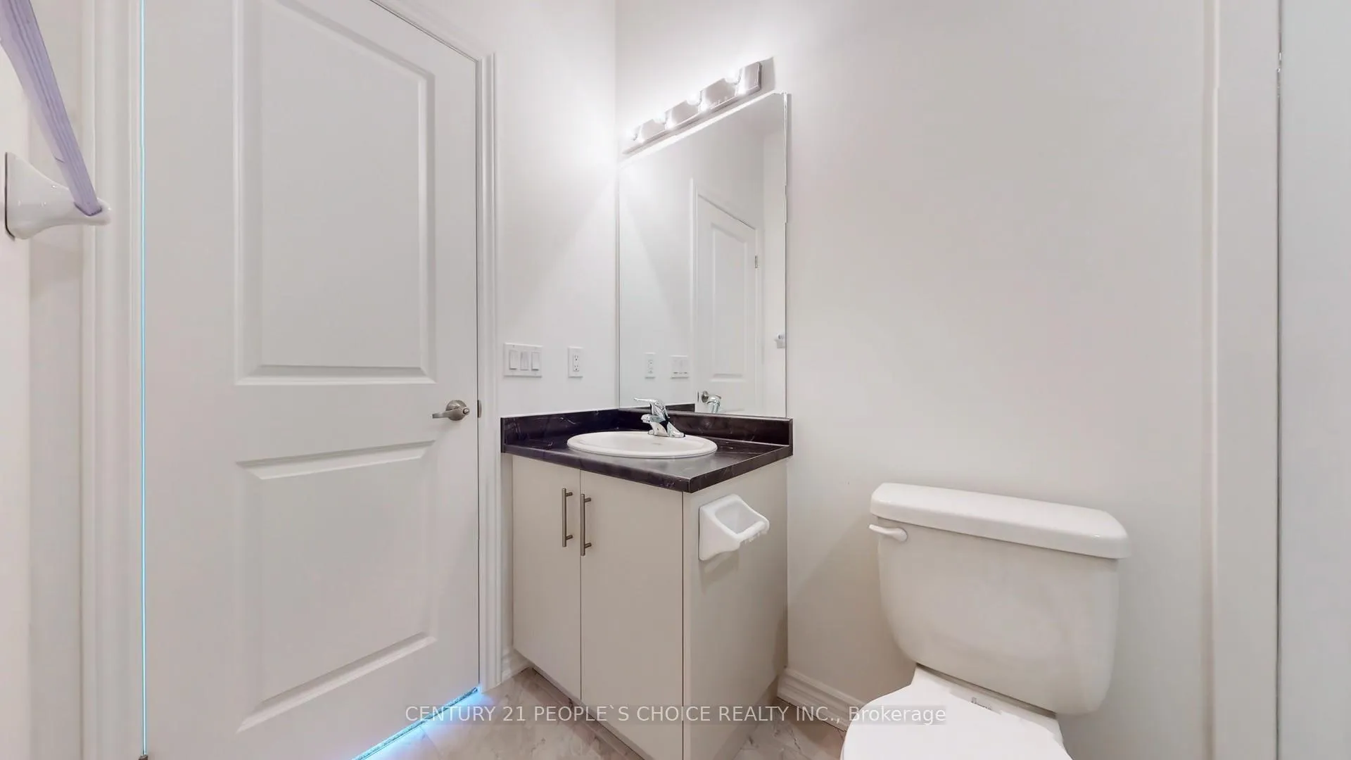 Photo 12 of 37 Drainie Street, Vaughan, West Woodbridge — HOMEH