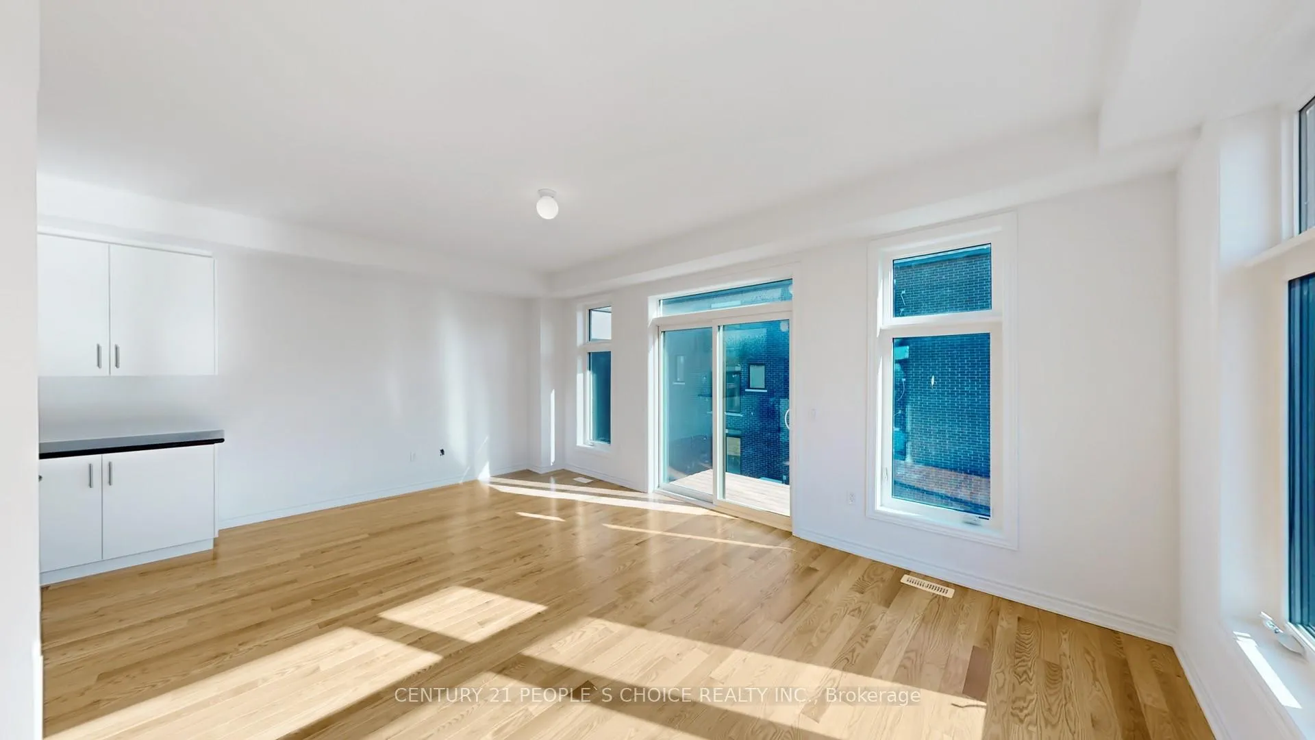 Photo 18 of 37 Drainie Street, Vaughan, West Woodbridge — HOMEH