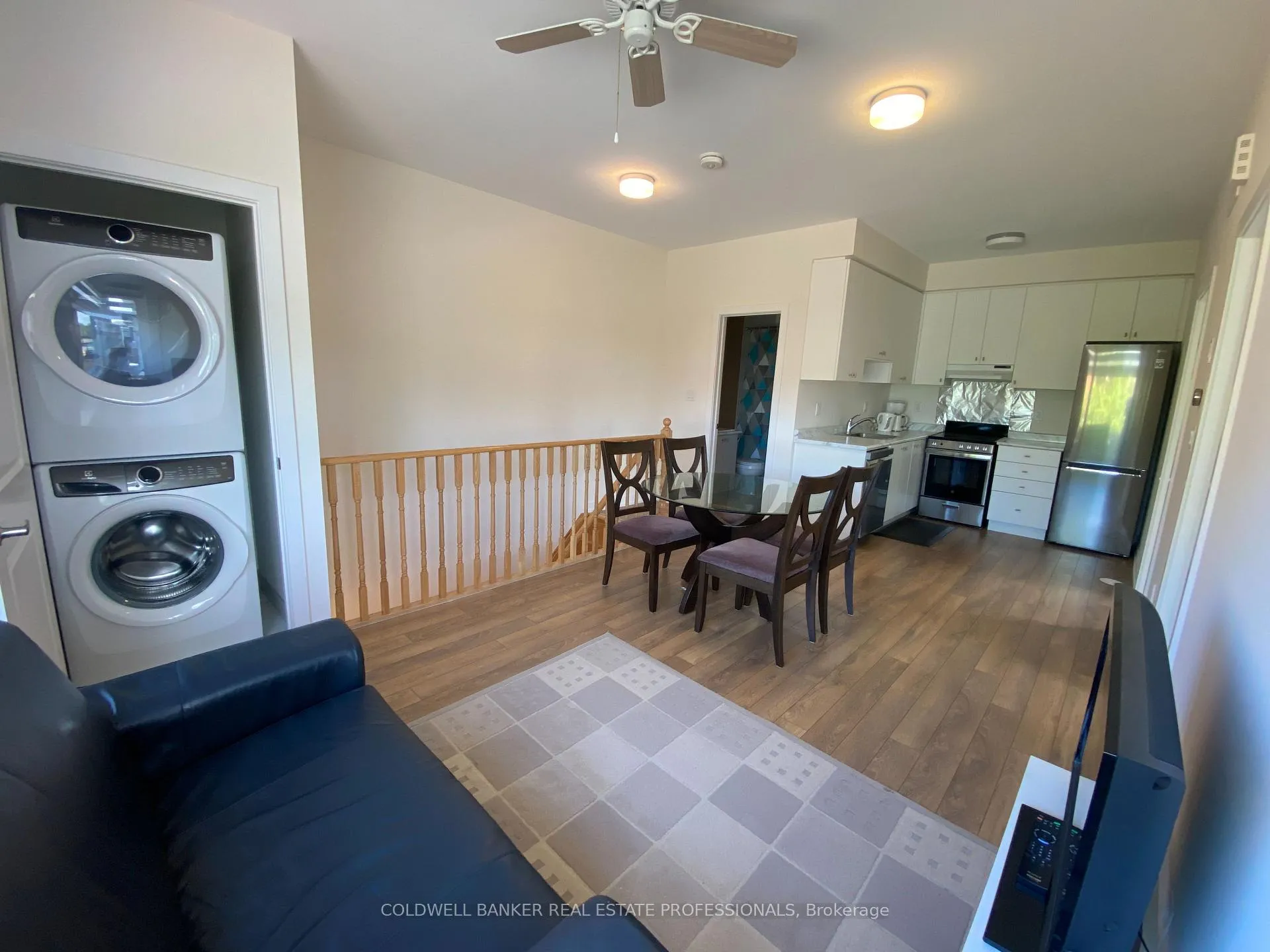Photo 2 of Unit Coach, 112 Old Oak Lane, Markham, Cornell — HOMEH