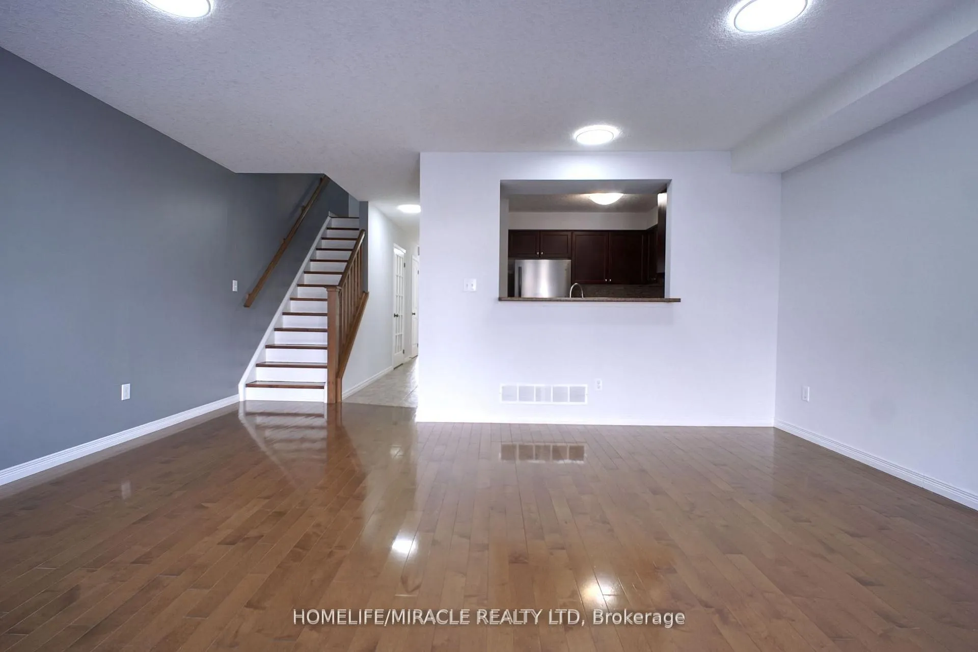 Photo 9 of 919 Zeller Crescent, Kitchener, Grand River South — HOMEH