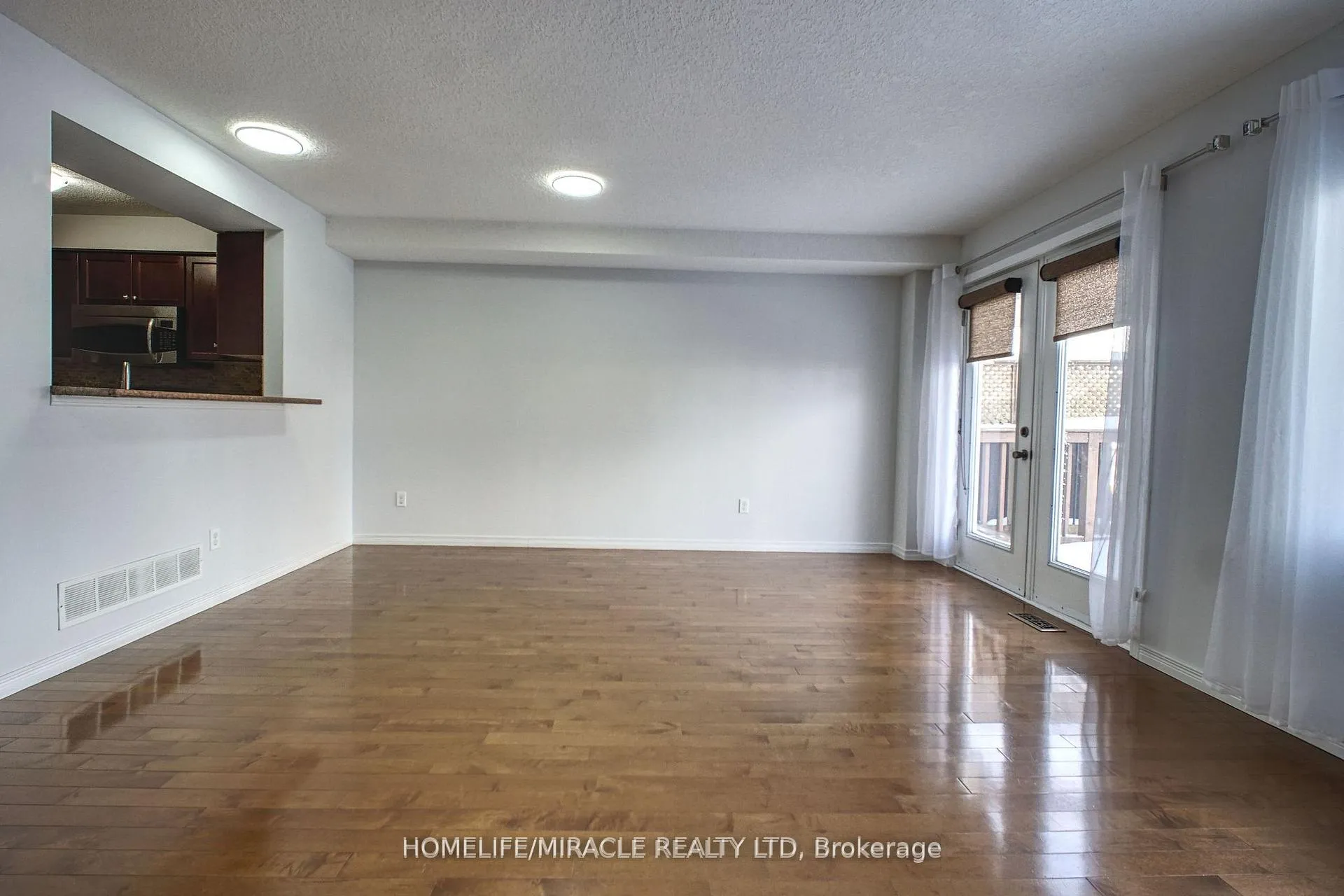 Photo 10 of 919 Zeller Crescent, Kitchener, Grand River South — HOMEH