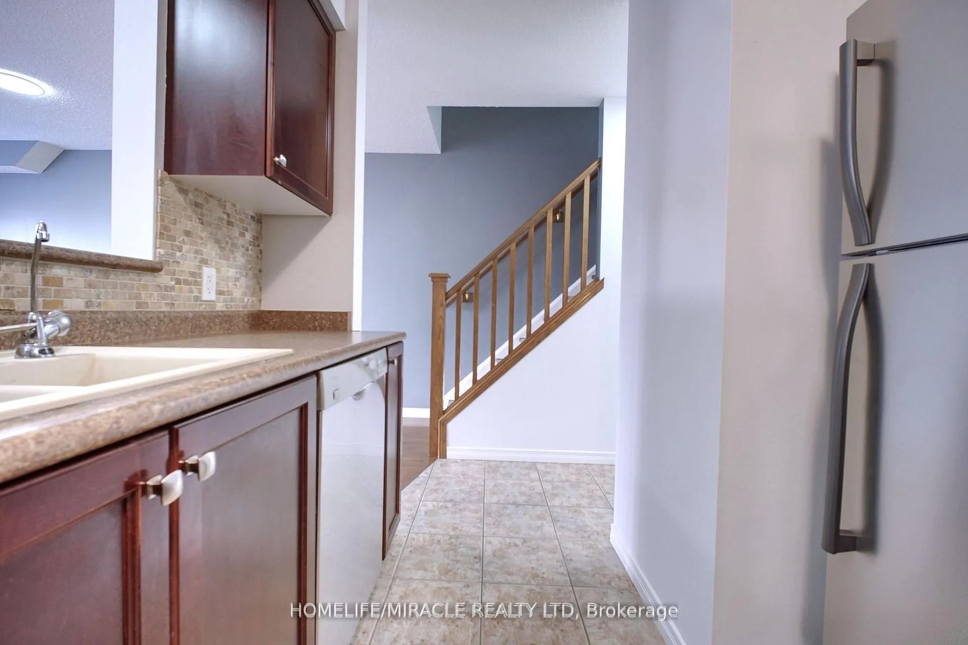 Photo 16 of 919 Zeller Crescent, Kitchener, Grand River South — HOMEH