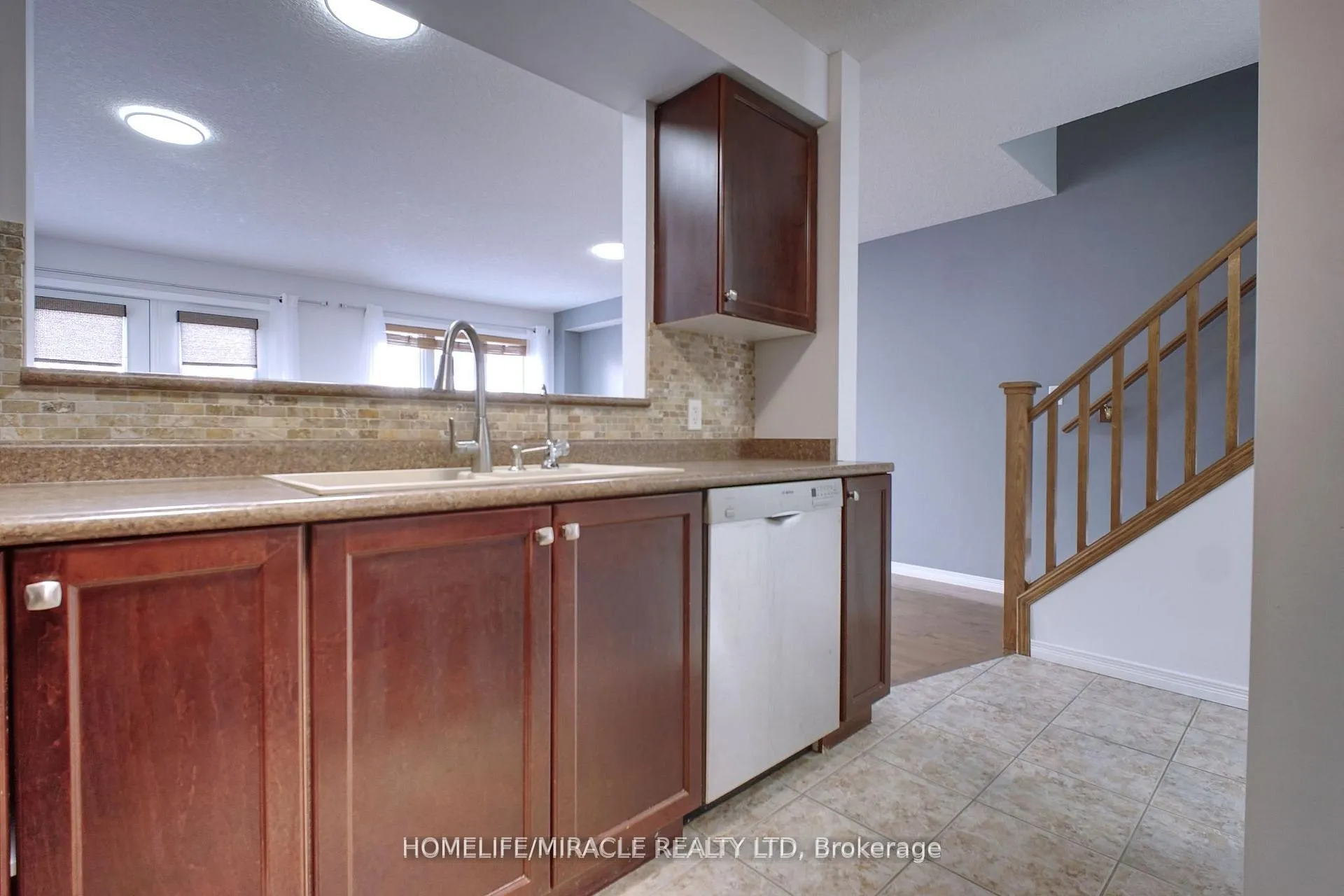 Photo 18 of 919 Zeller Crescent, Kitchener, Grand River South — HOMEH