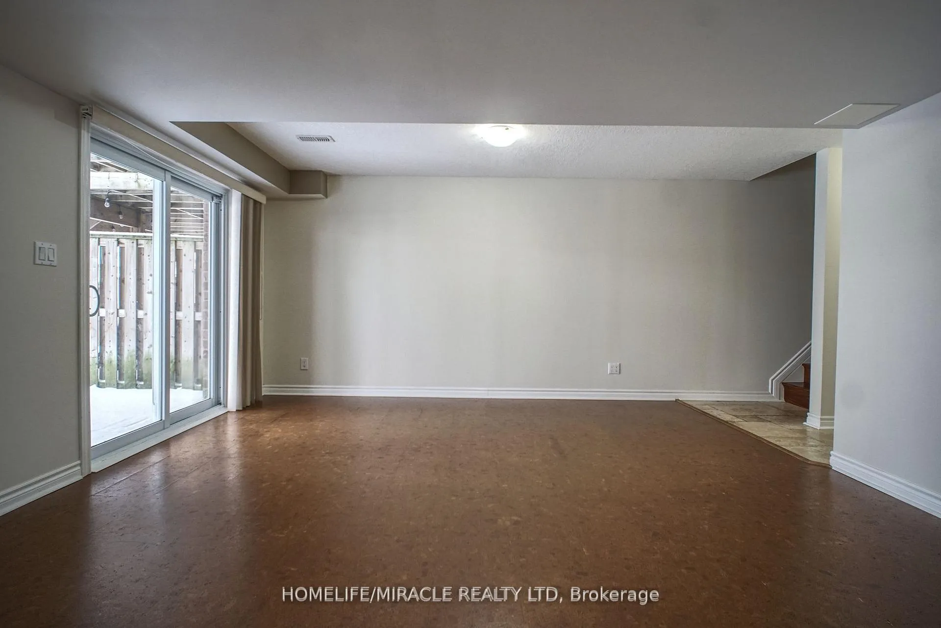 Photo 21 of 919 Zeller Crescent, Kitchener, Grand River South — HOMEH