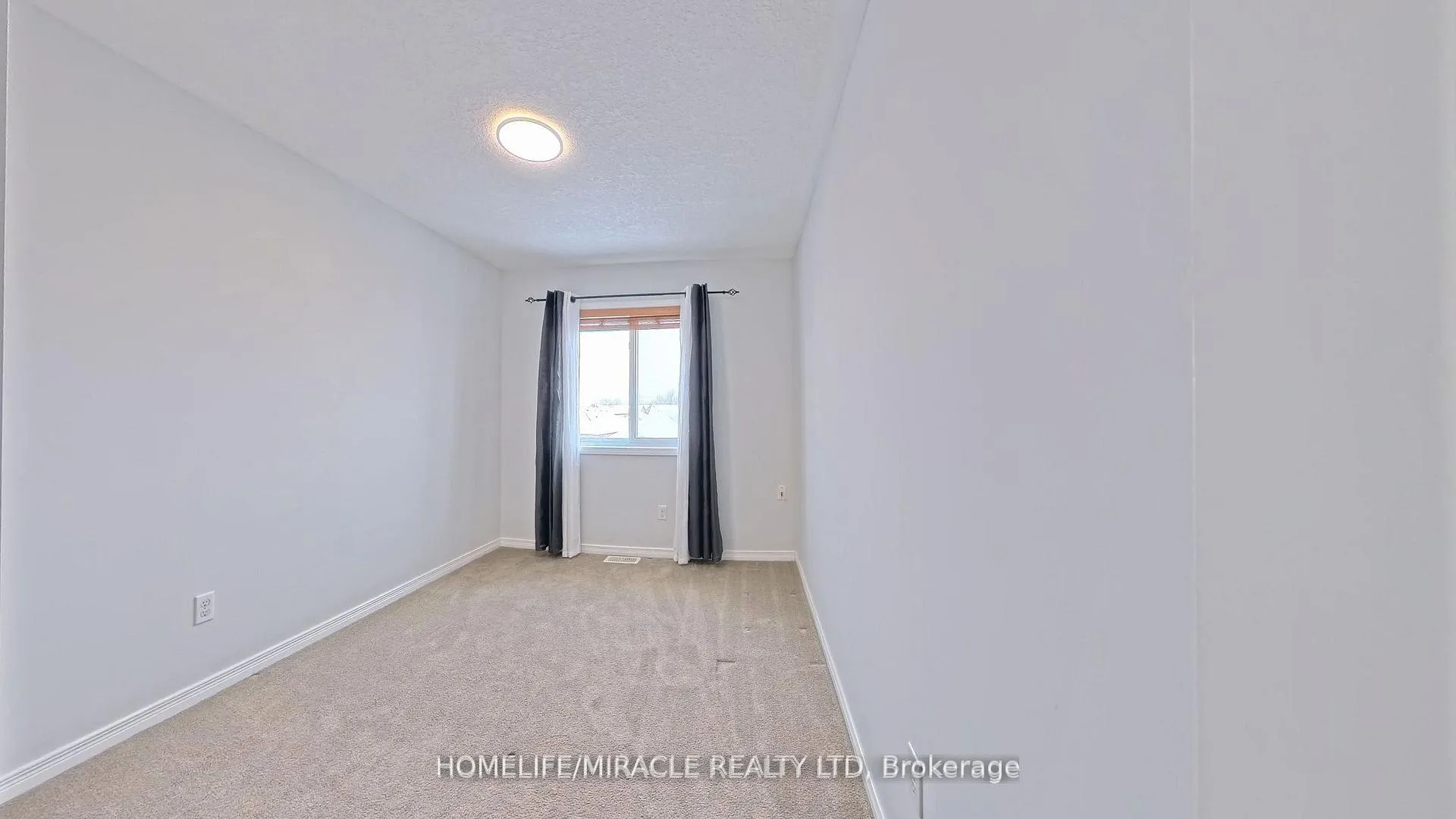 Photo 30 of 919 Zeller Crescent, Kitchener, Grand River South — HOMEH