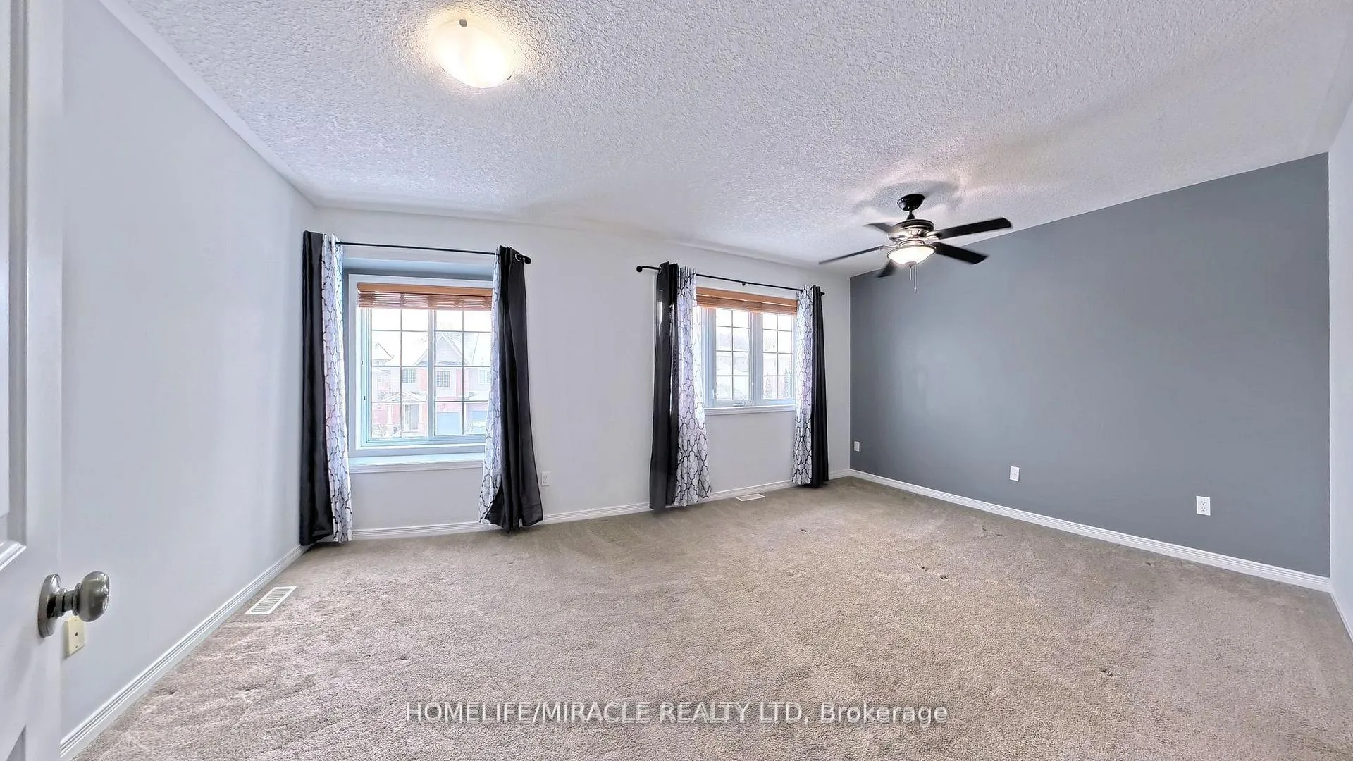 Photo 33 of 919 Zeller Crescent, Kitchener, Grand River South — HOMEH