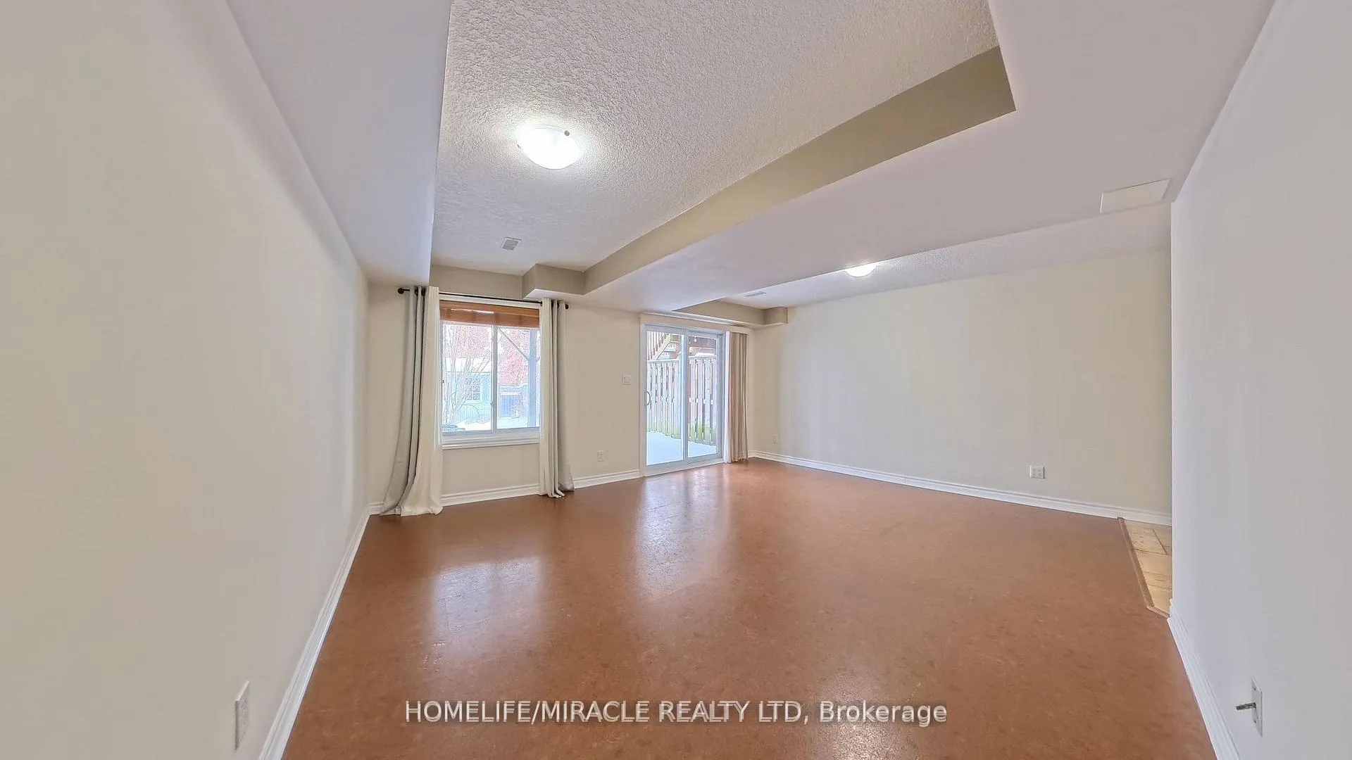 Photo 37 of 919 Zeller Crescent, Kitchener, Grand River South — HOMEH