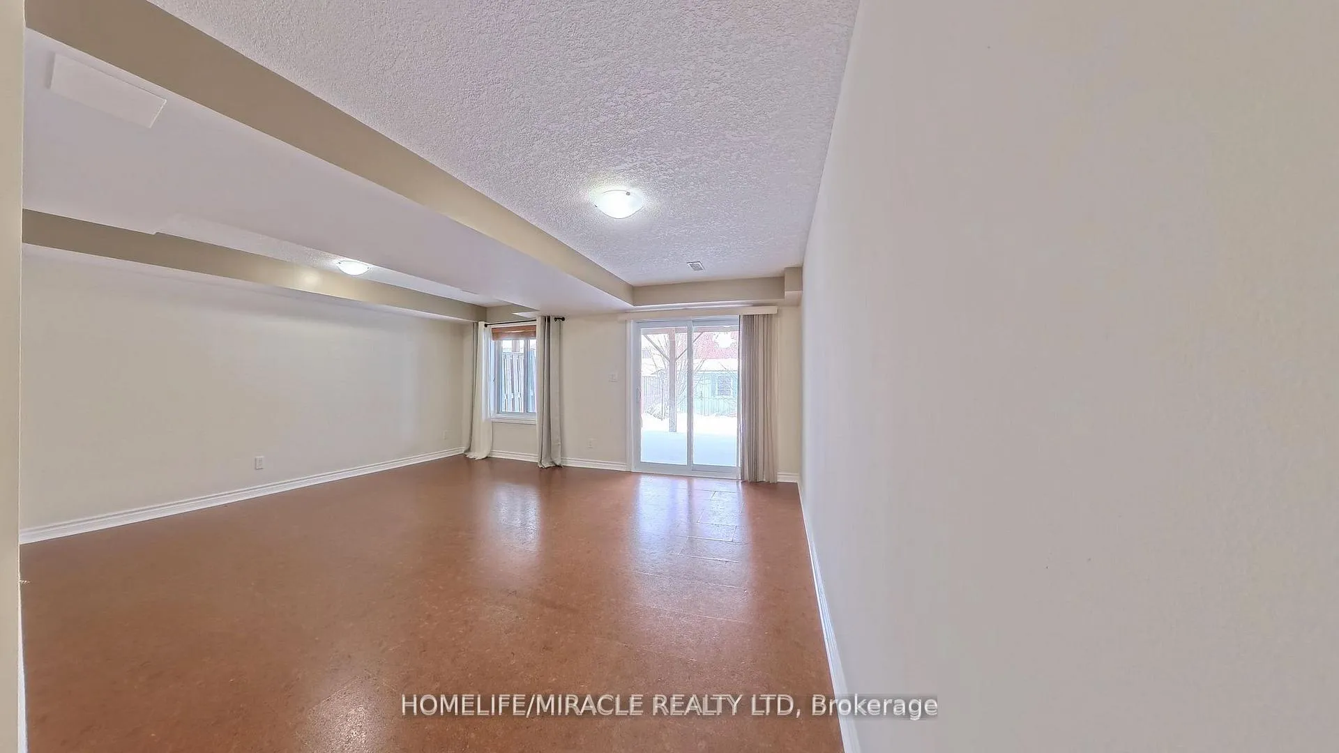 Photo 39 of 919 Zeller Crescent, Kitchener, Grand River South — HOMEH