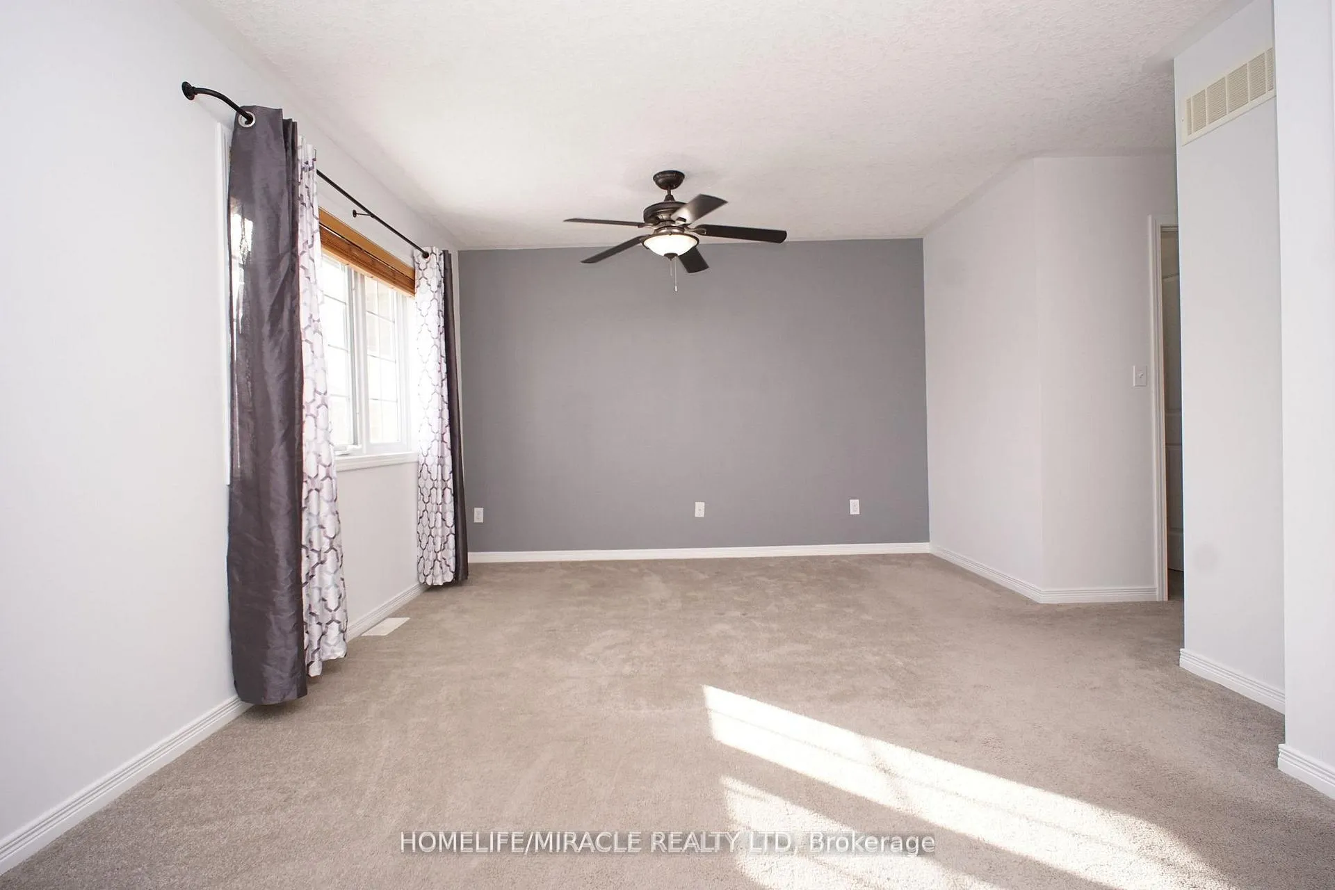 Photo 40 of 919 Zeller Crescent, Kitchener, Grand River South — HOMEH