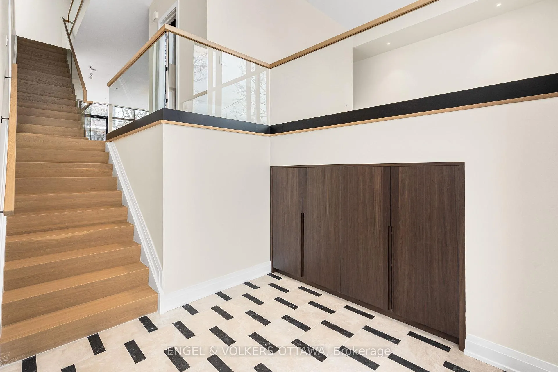 Photo 4 of 579 Melbourne Avenue, Ottawa, McKellar/Highland — HOMEH