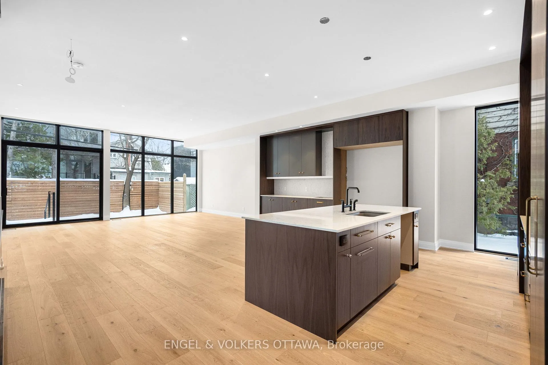 Photo 6 of 579 Melbourne Avenue, Ottawa, McKellar/Highland — HOMEH