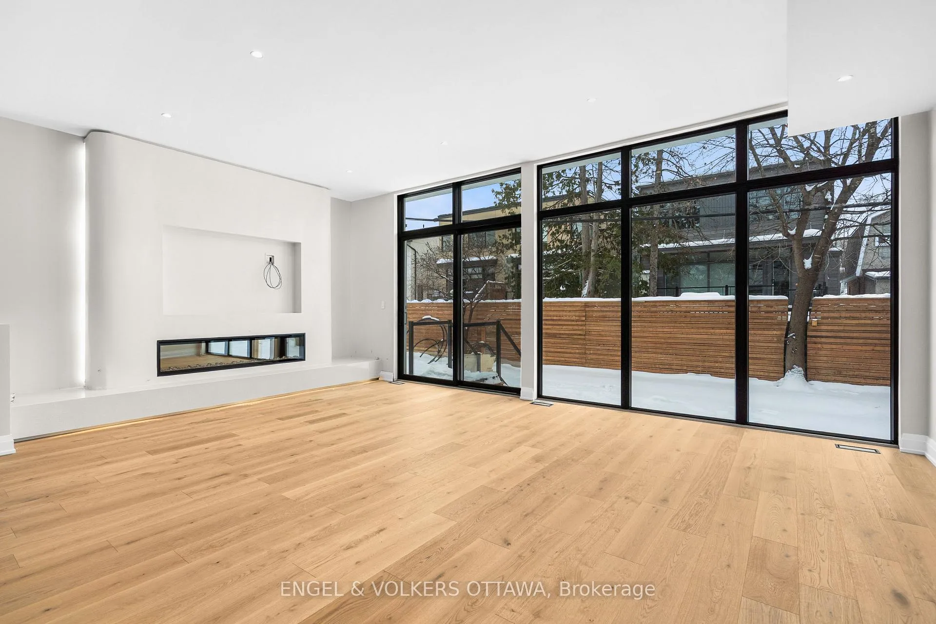 Photo 8 of 579 Melbourne Avenue, Ottawa, McKellar/Highland — HOMEH