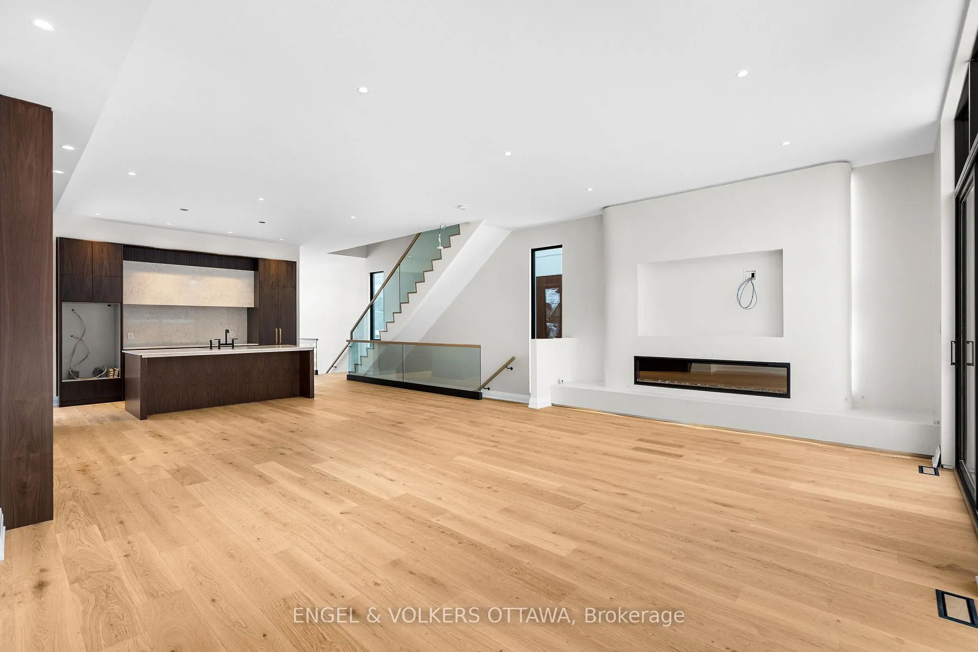 Photo 10 of 579 Melbourne Avenue, Ottawa, McKellar/Highland — HOMEH