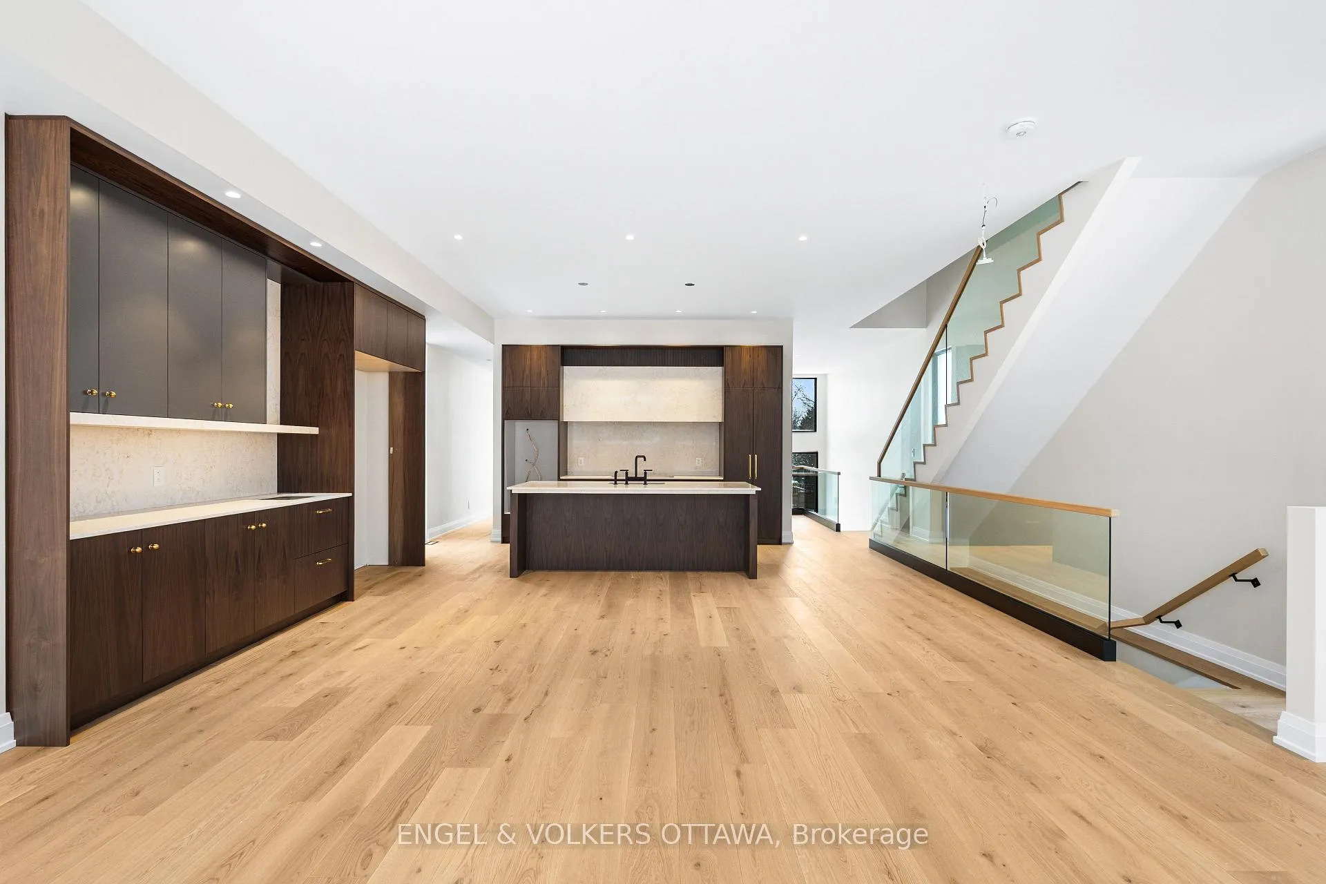 Photo 11 of 579 Melbourne Avenue, Ottawa, McKellar/Highland — HOMEH