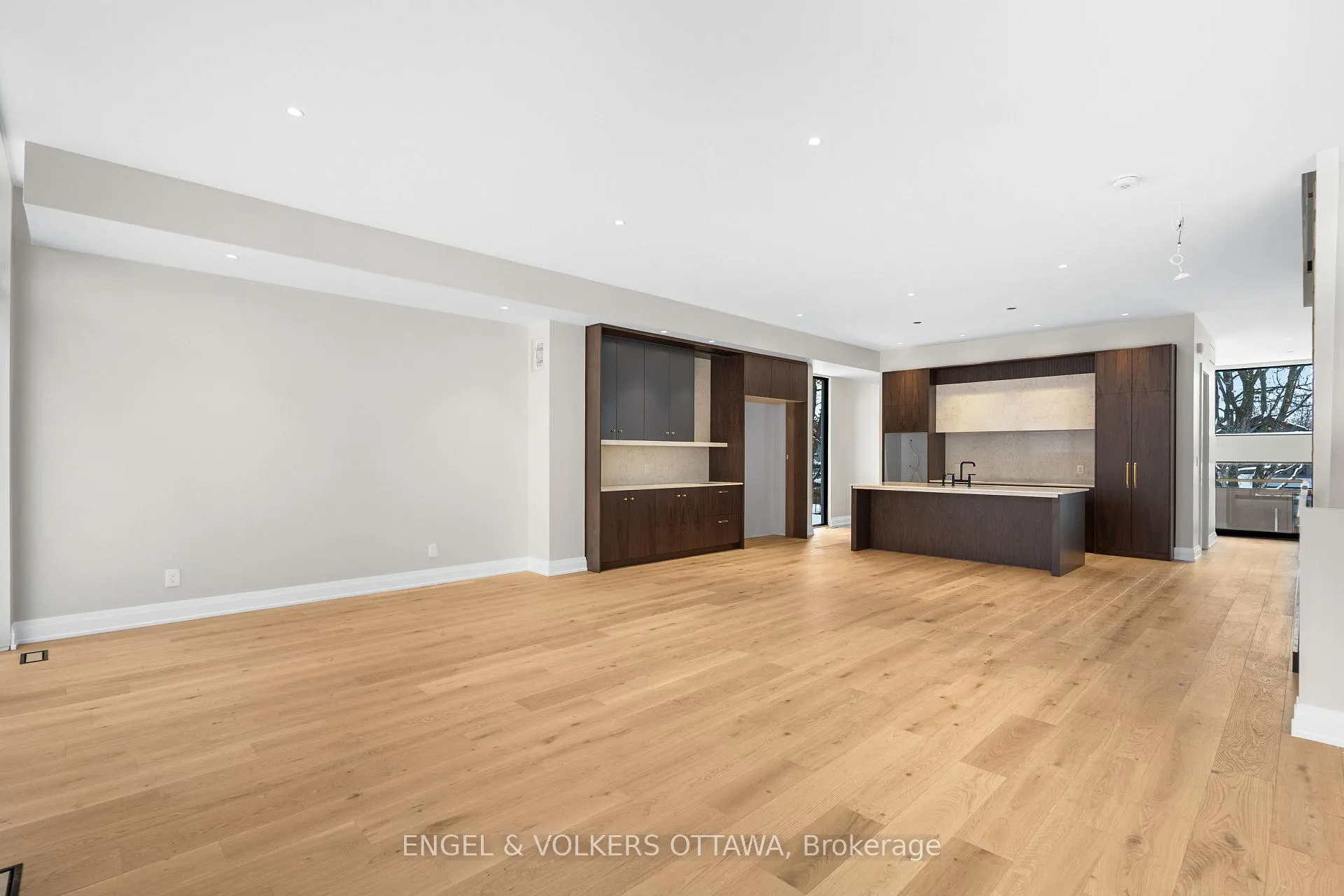 Photo 12 of 579 Melbourne Avenue, Ottawa, McKellar/Highland — HOMEH