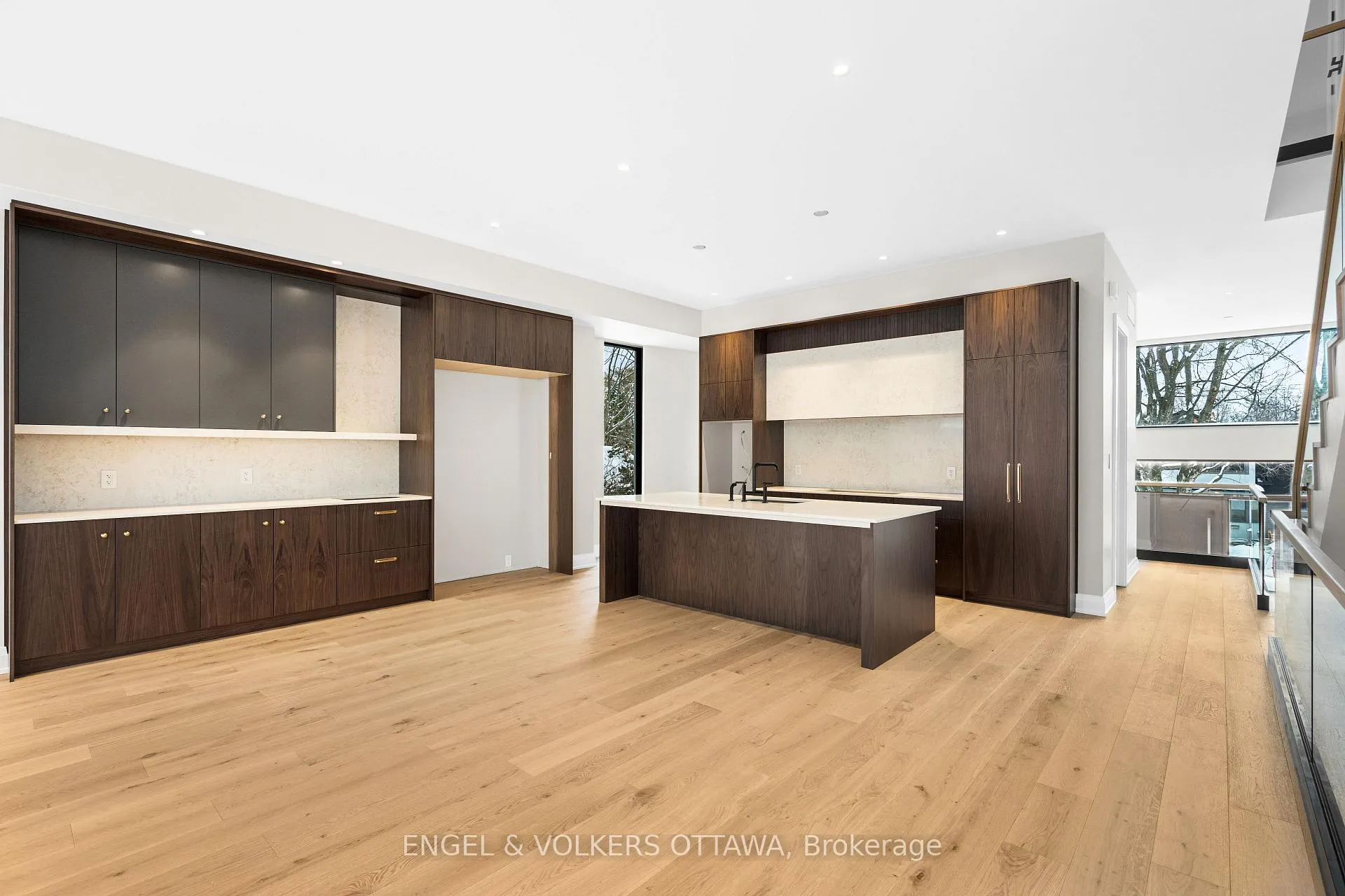 Photo 13 of 579 Melbourne Avenue, Ottawa, McKellar/Highland — HOMEH