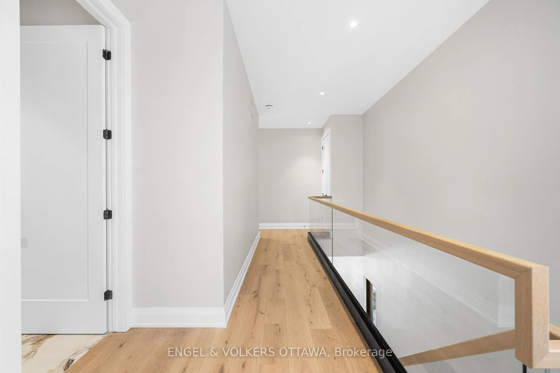 Photo 24 of 579 Melbourne Avenue, Ottawa, McKellar/Highland — HOMEH