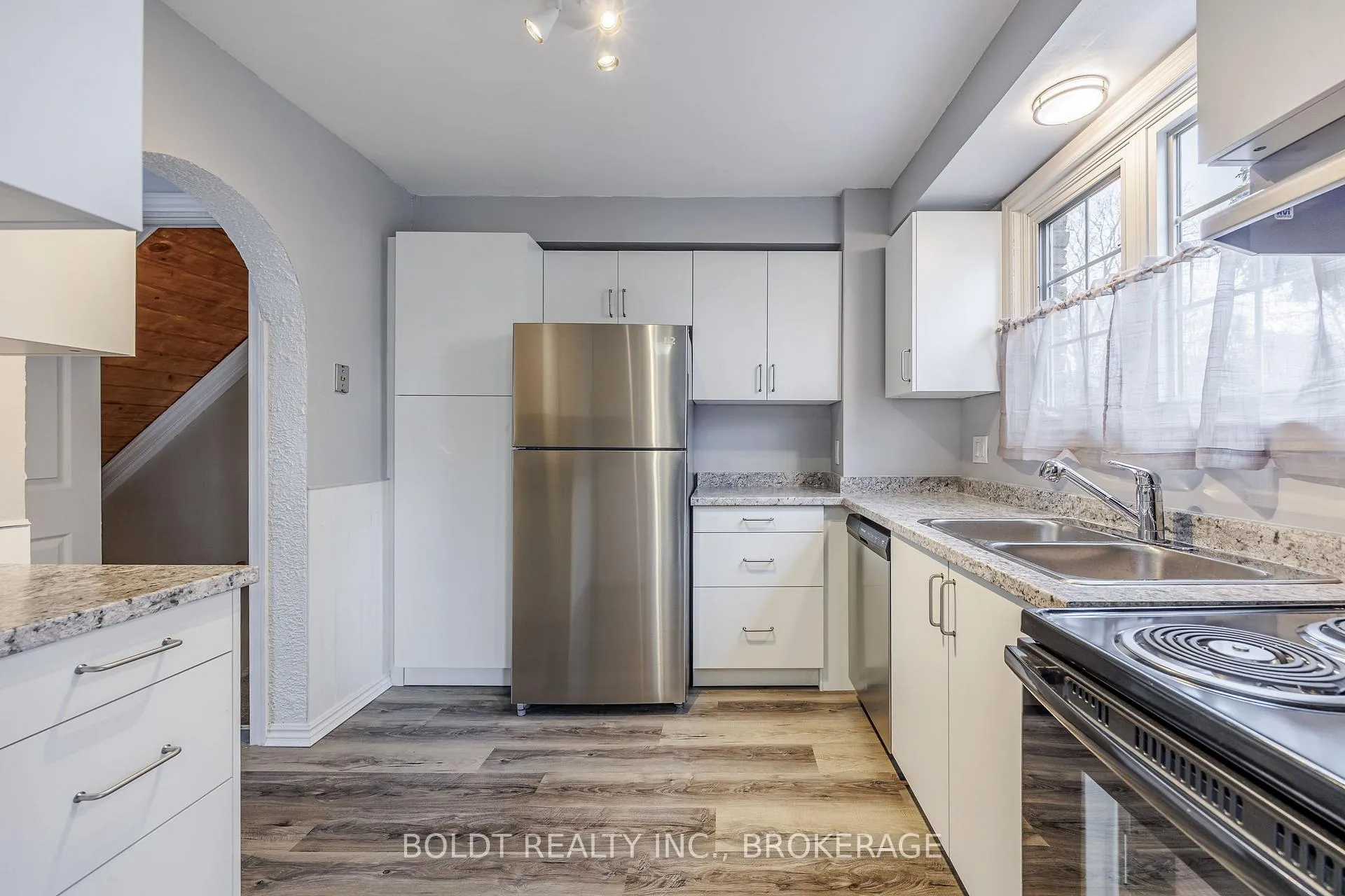Photo 6 of 30 Lafayette Drive, St. Catharines, Lakeport — HOMEH