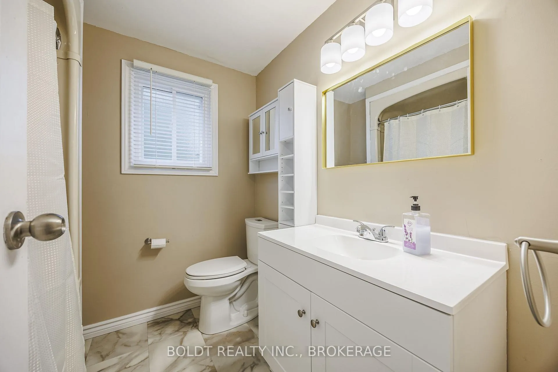 Photo 9 of 30 Lafayette Drive, St. Catharines, Lakeport — HOMEH